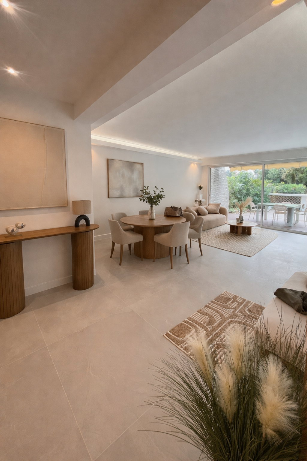 apartment 4 Rooms for sale on CANNES (06400)