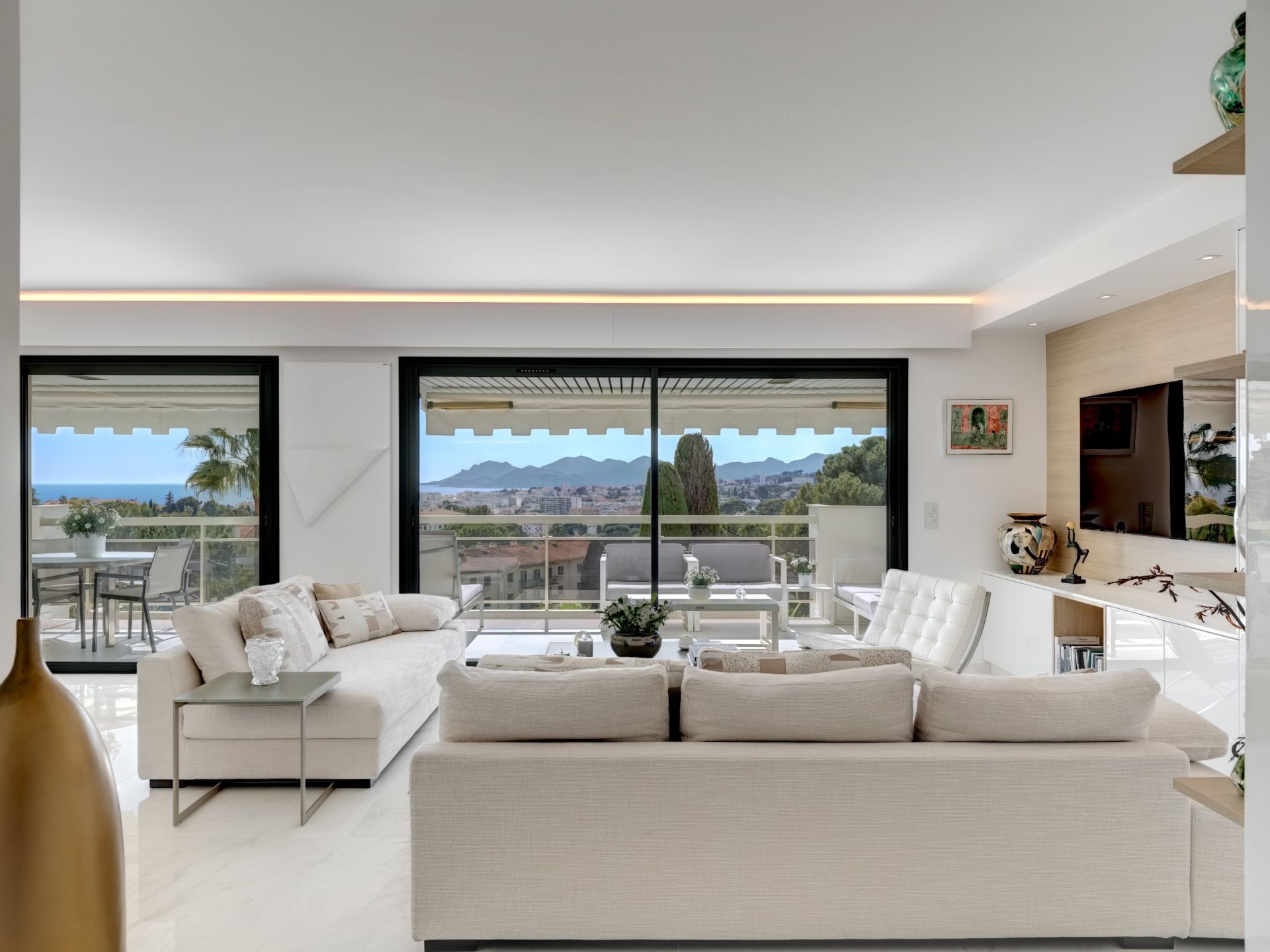 apartment 3 Rooms for sale on LE CANNET (06110)