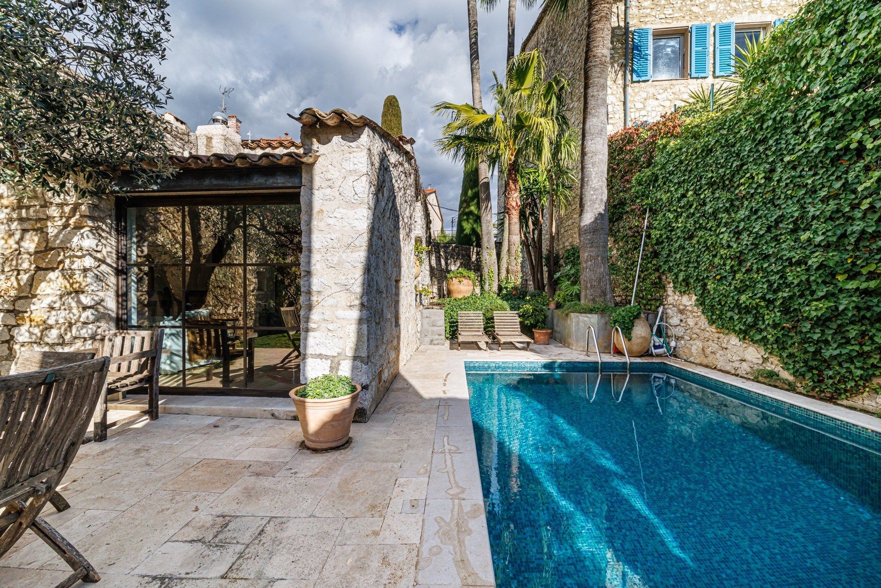 bastide 8 Rooms for sale on LA COLLE SUR LOUP (06480)