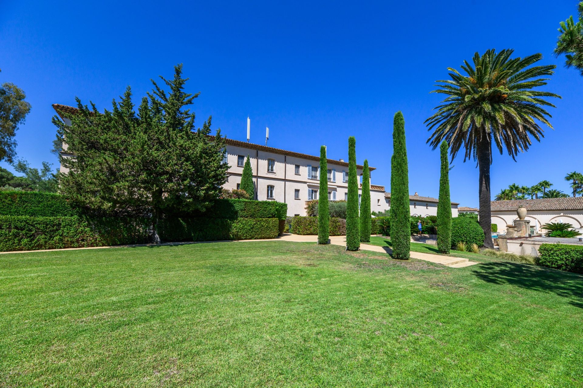 apartment 6 Rooms for sale on ST TROPEZ (83990)