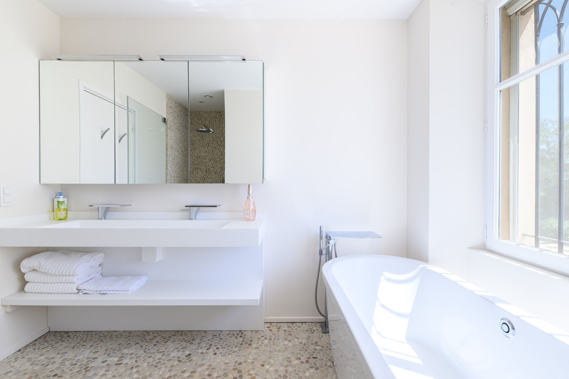 apartment 6 Rooms for sale on ST TROPEZ (83990)