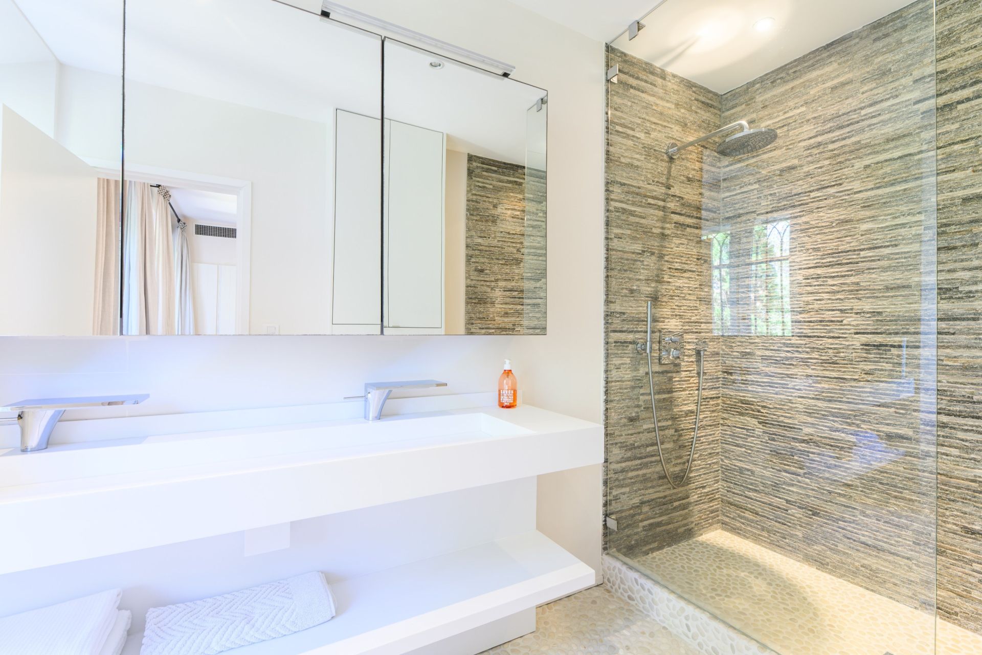 apartment 6 Rooms for sale on ST TROPEZ (83990)