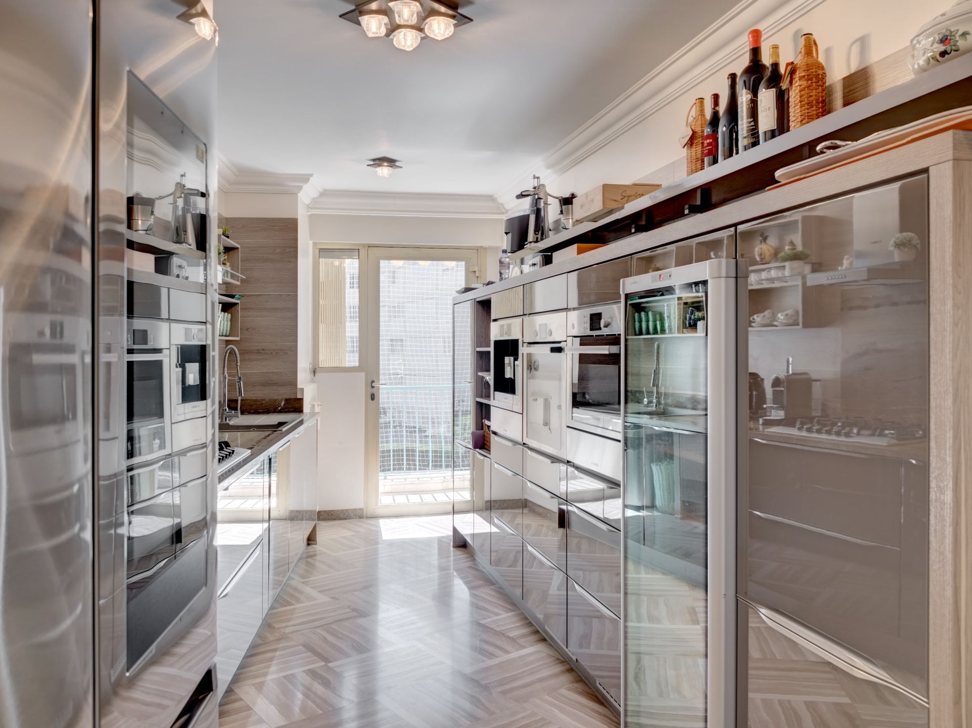 apartment 7 Rooms for sale on CANNES (06400)