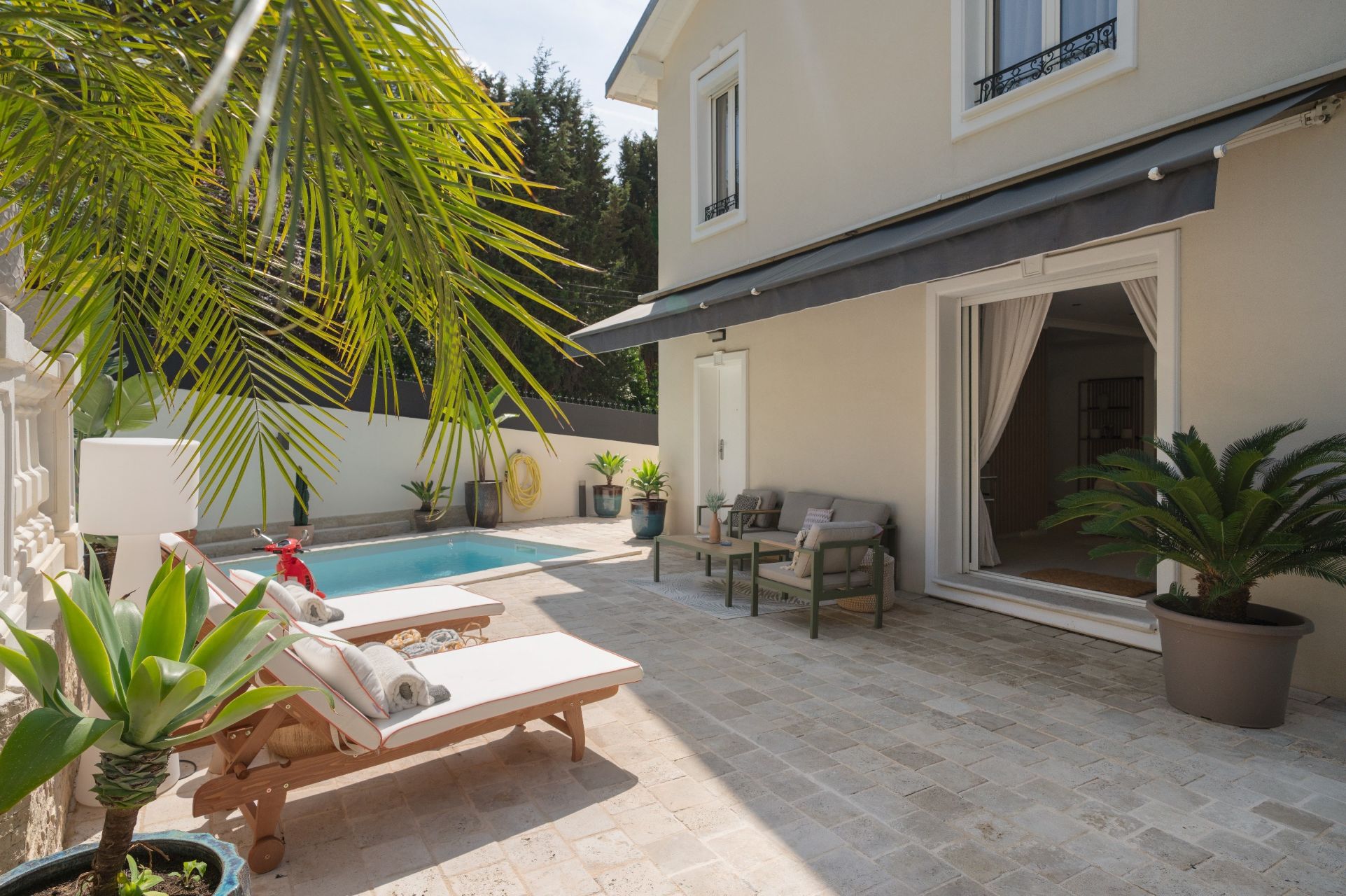 villa 7 Rooms for sale on CANNES (06400)