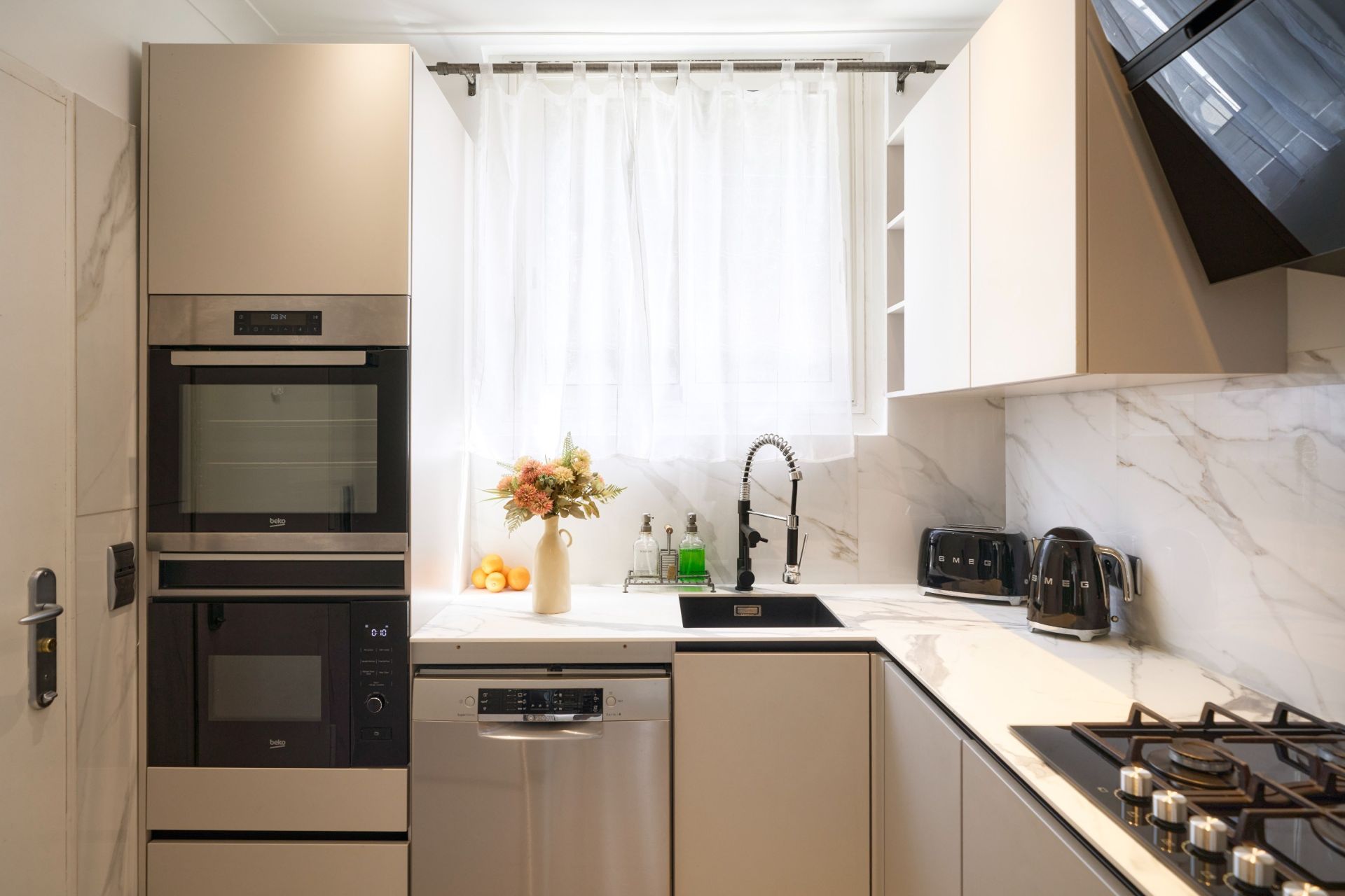 villa 7 Rooms for sale on CANNES (06400)