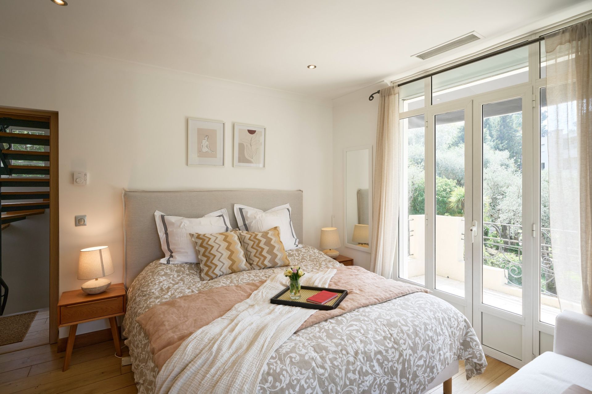 villa 7 Rooms for sale on CANNES (06400)