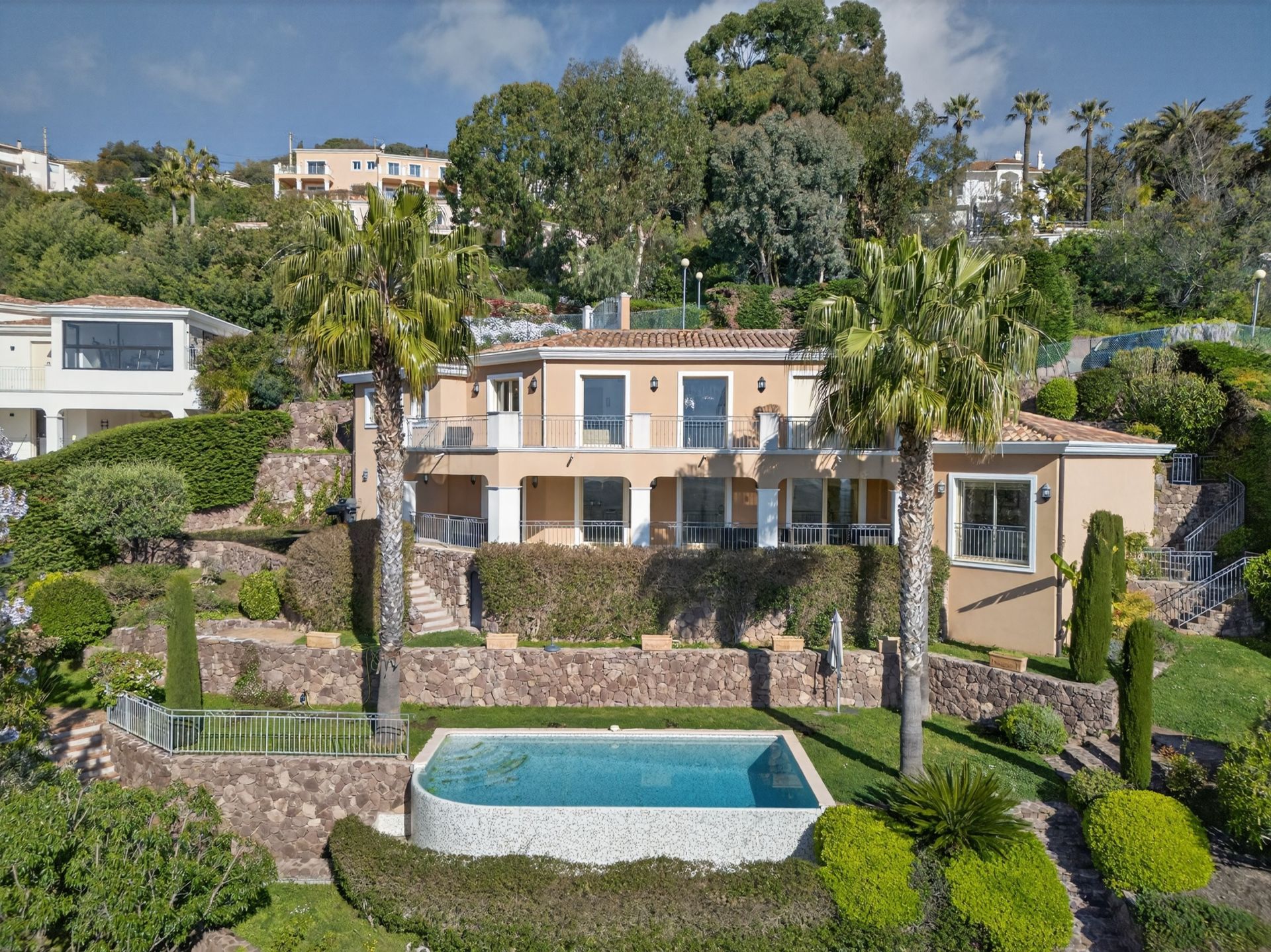 villa 5 Pièces en vente sur MANDELIEU LA NAPOULE (06210)
