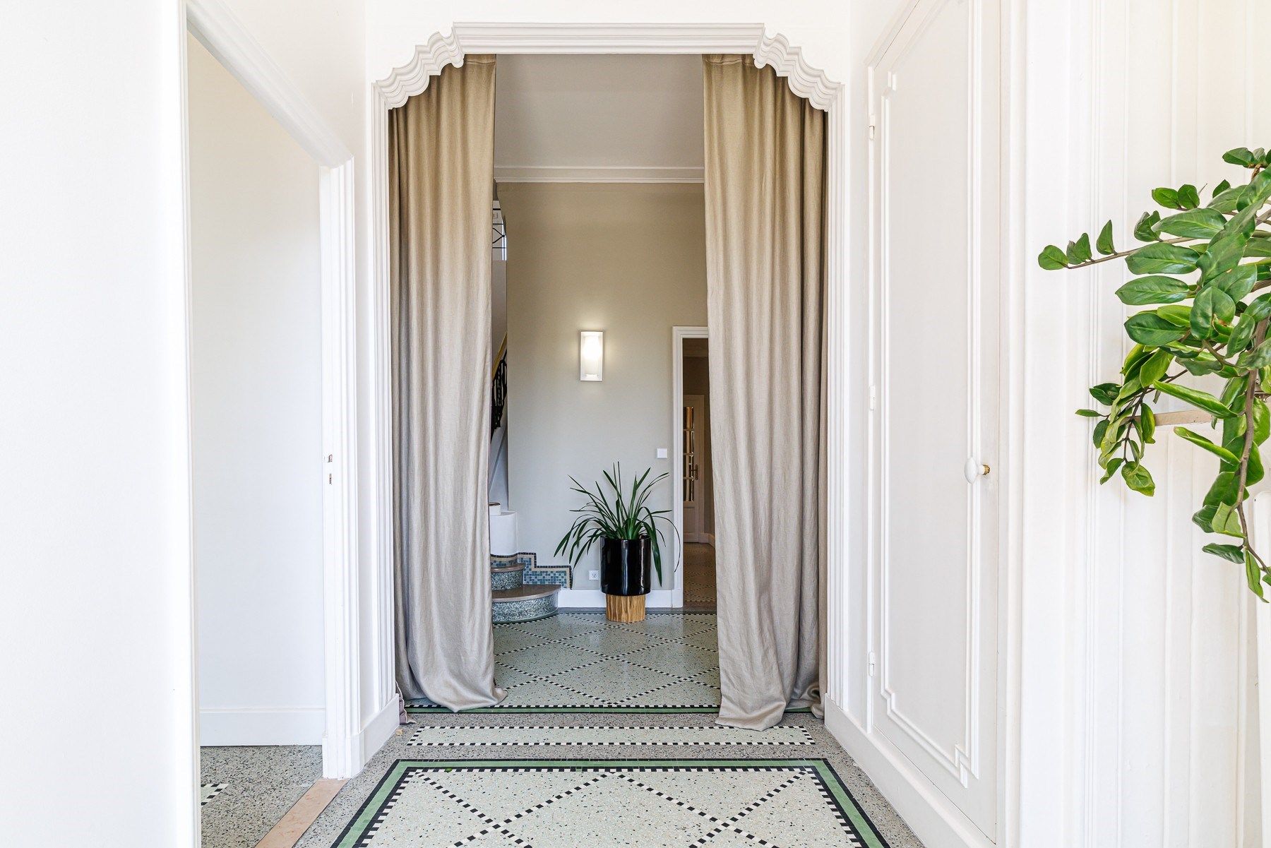 mansion (hôtel particulier) 10 Rooms for sale on NICE (06000)