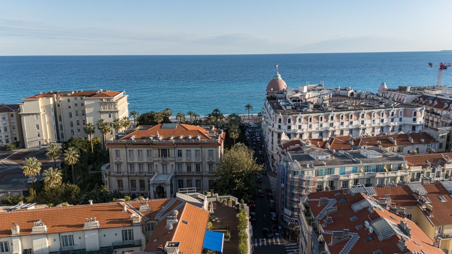 apartment 8 Rooms for sale on NICE (06000)