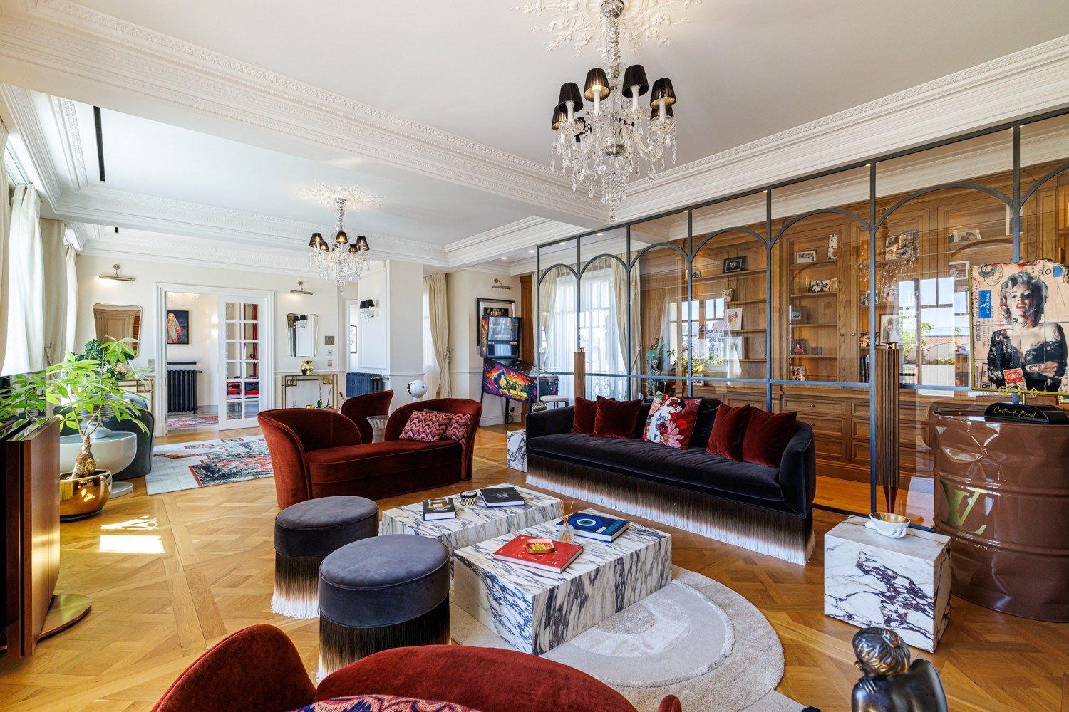 apartment 8 Rooms for sale on NICE (06000)