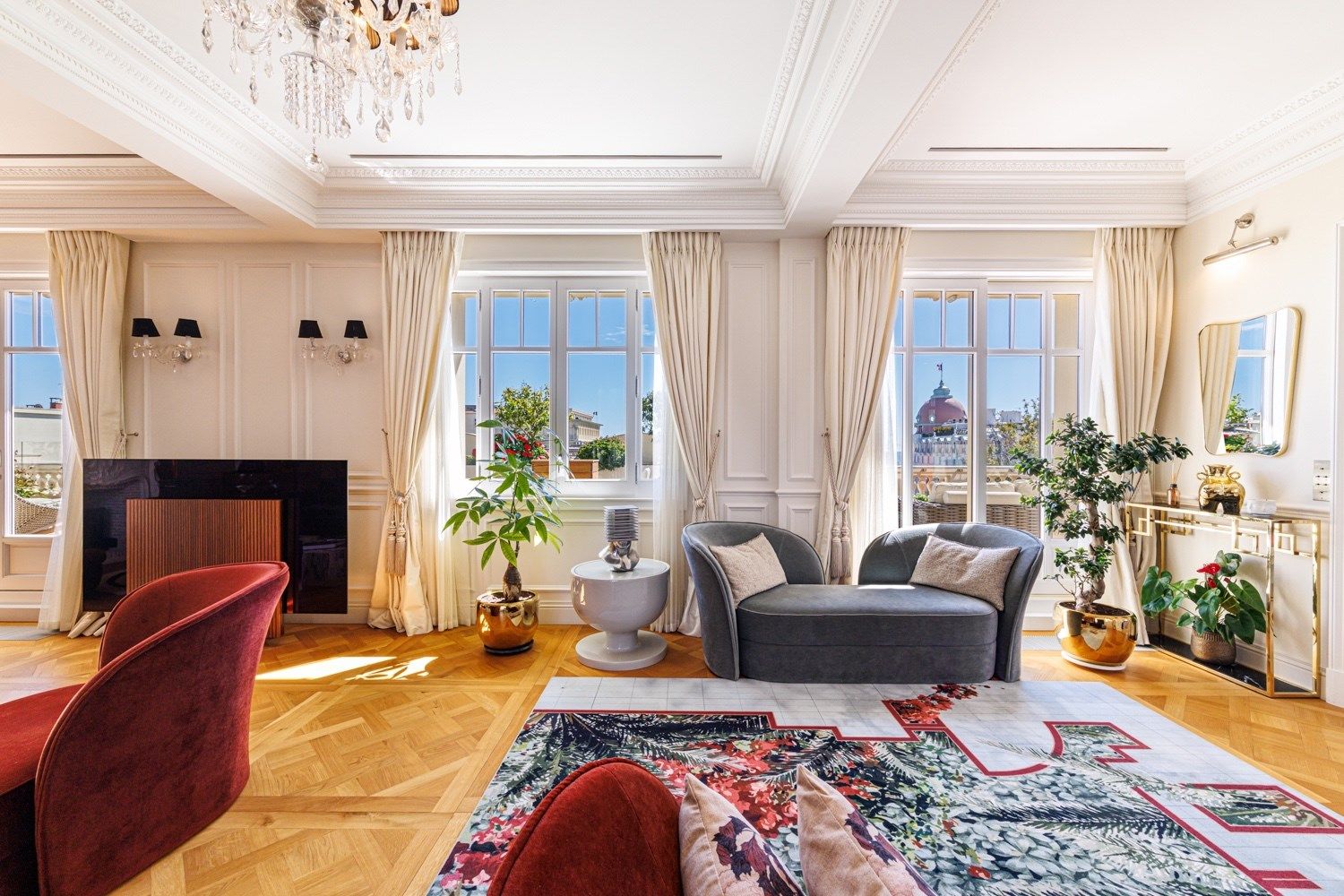 apartment 8 Rooms for sale on NICE (06000)