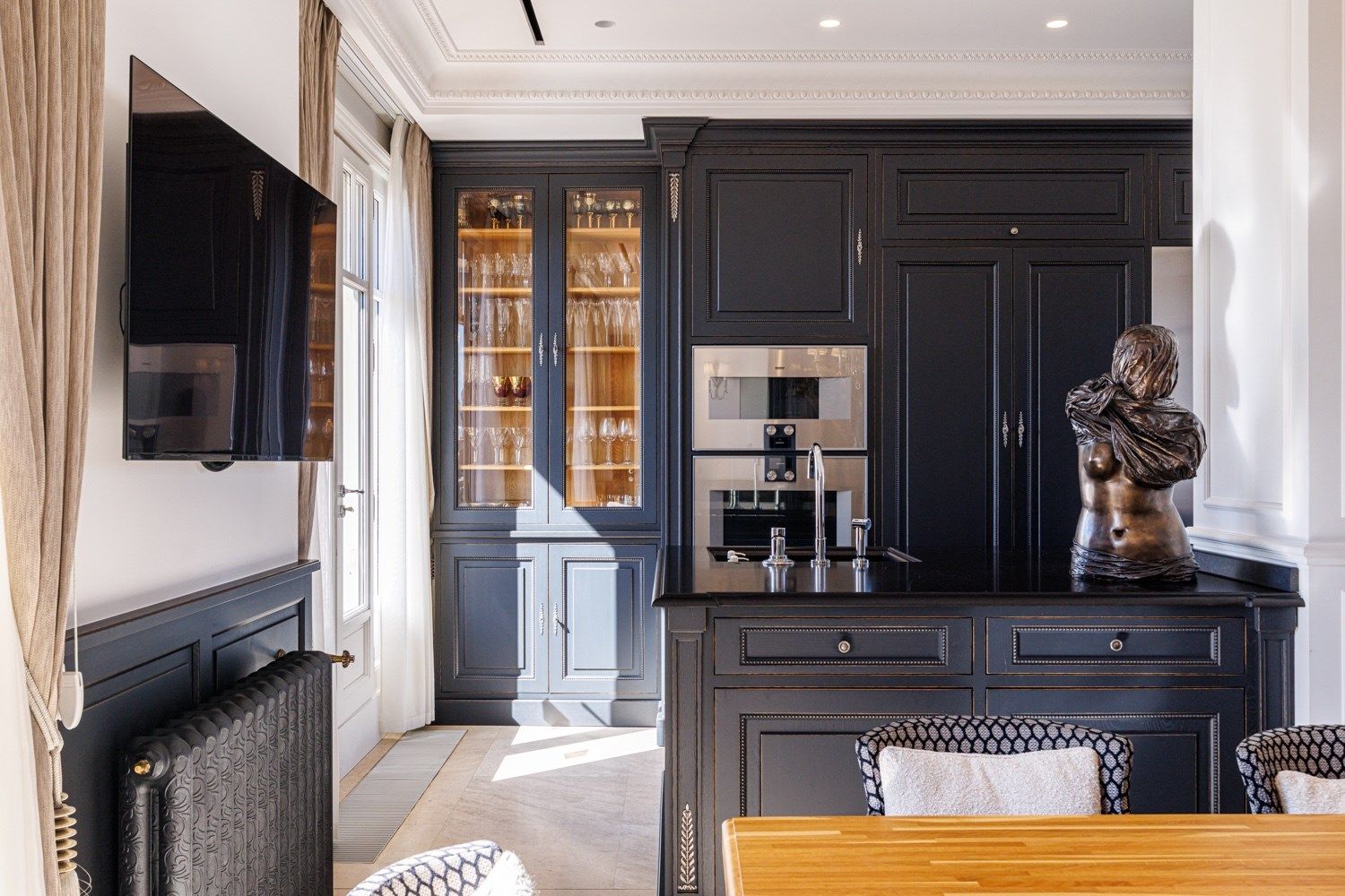 apartment 8 Rooms for sale on NICE (06000)