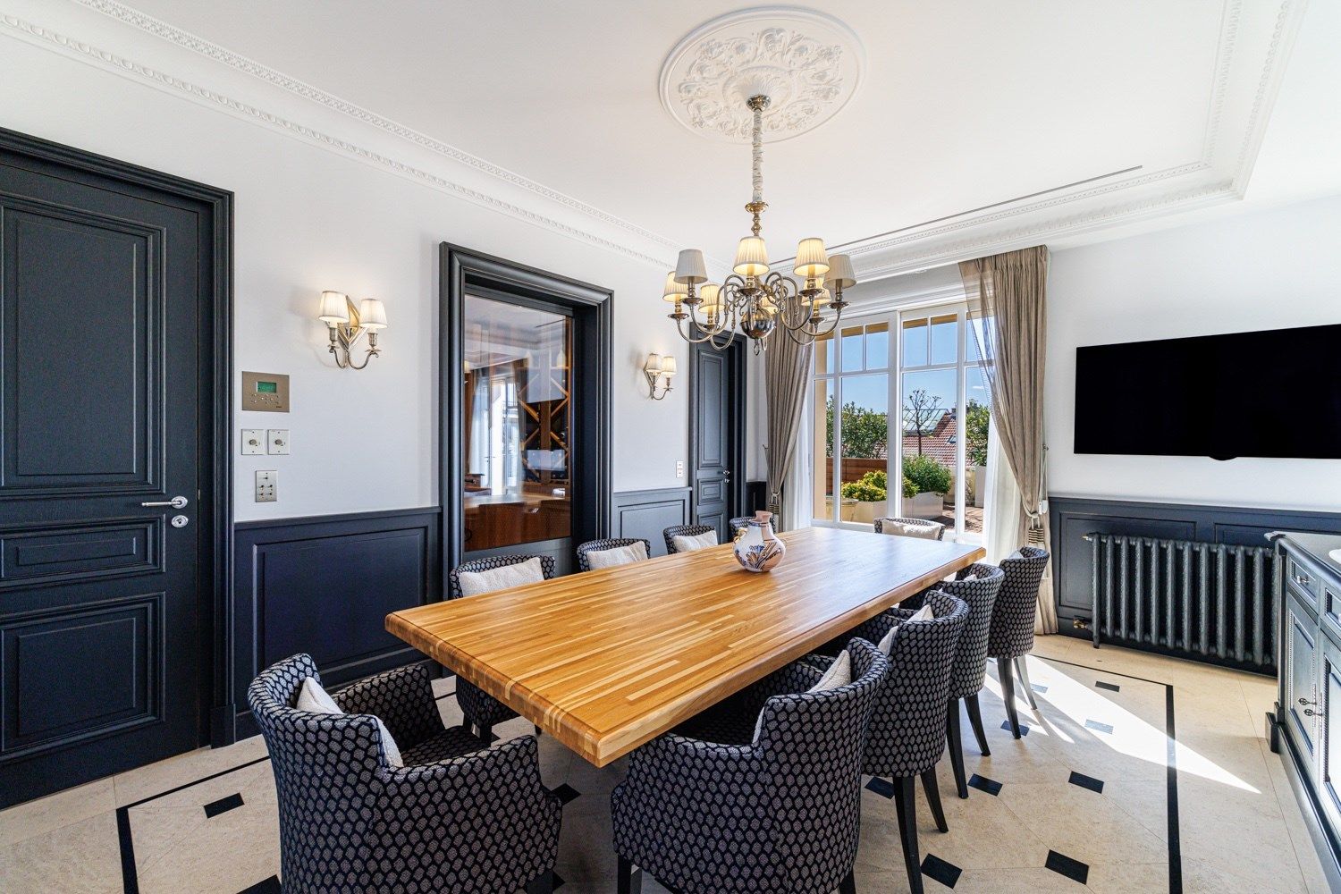 apartment 8 Rooms for sale on NICE (06000)