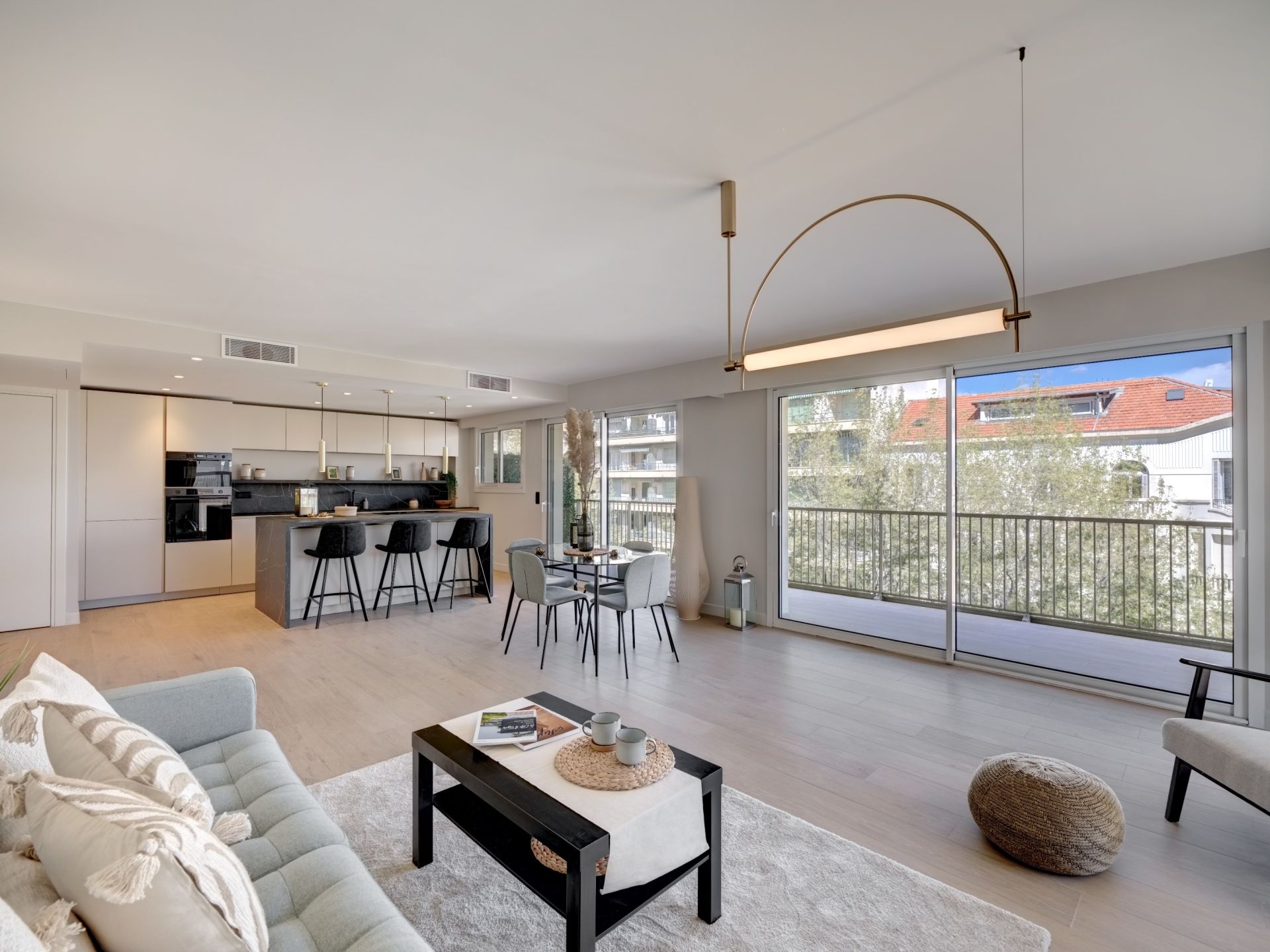 apartment 3 Rooms for sale on ANTIBES (06600)