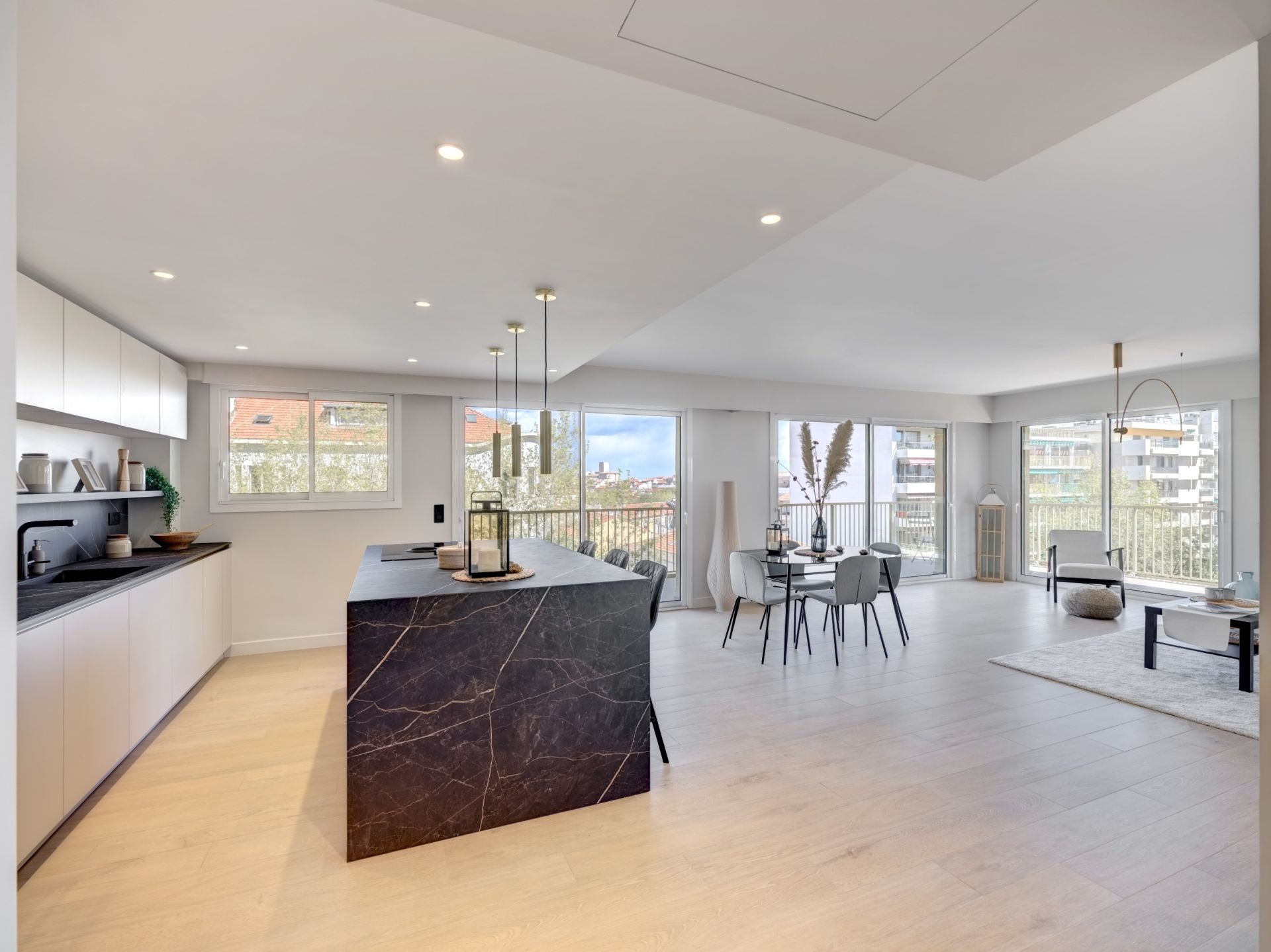 apartment 3 Rooms for sale on ANTIBES (06600)