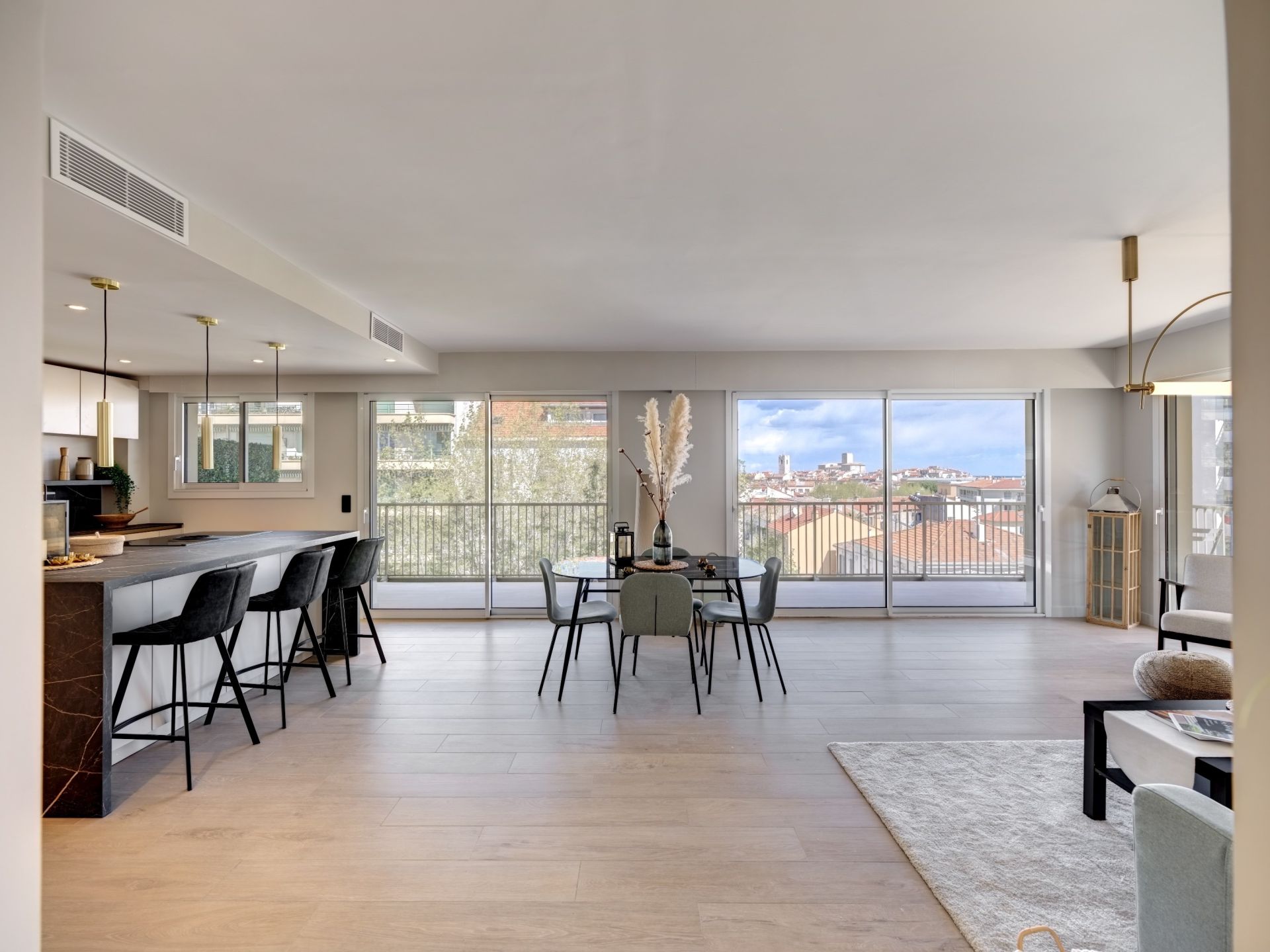 apartment 3 Rooms for sale on ANTIBES (06600)