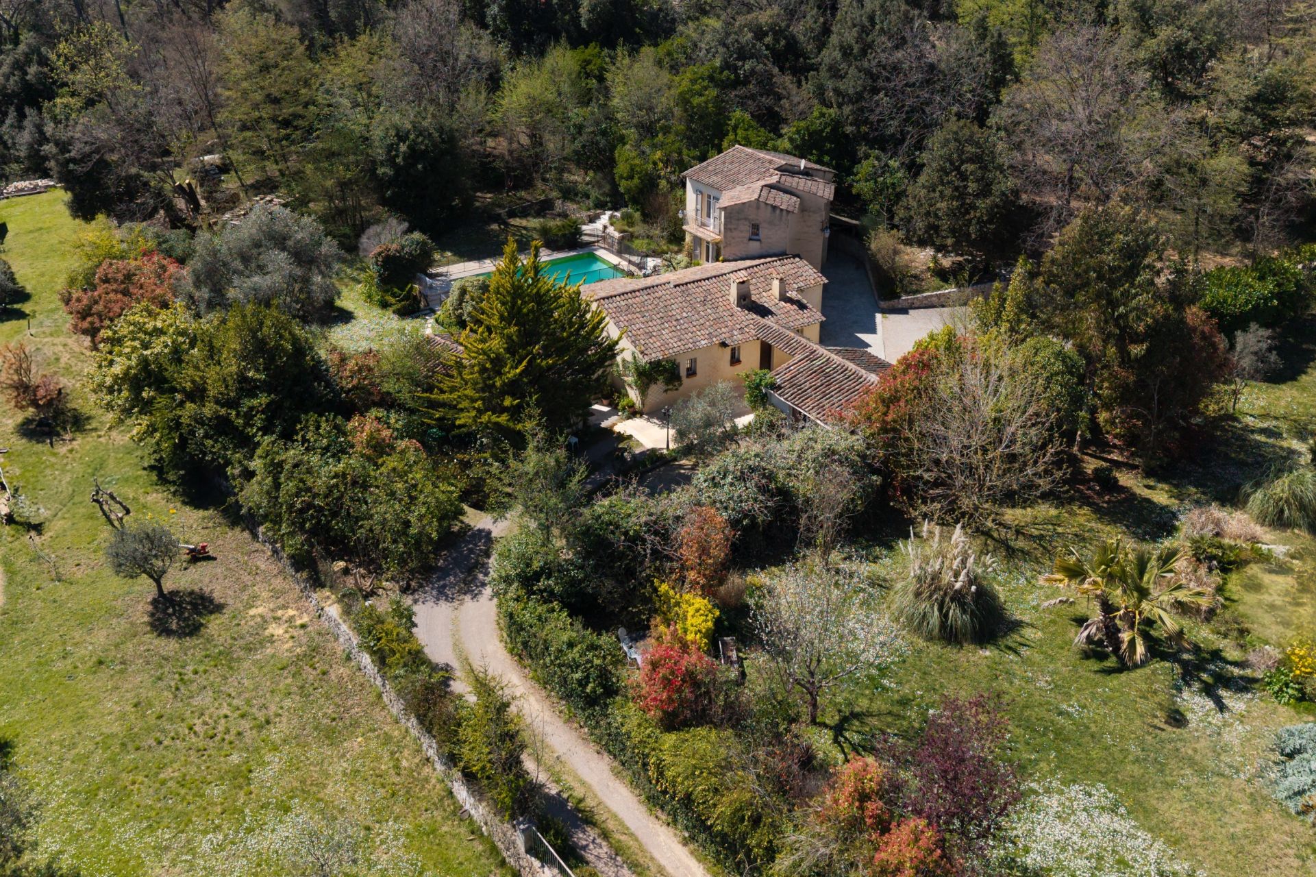 villa 5 Rooms for sale on ROQUEFORT LES PINS (06330)