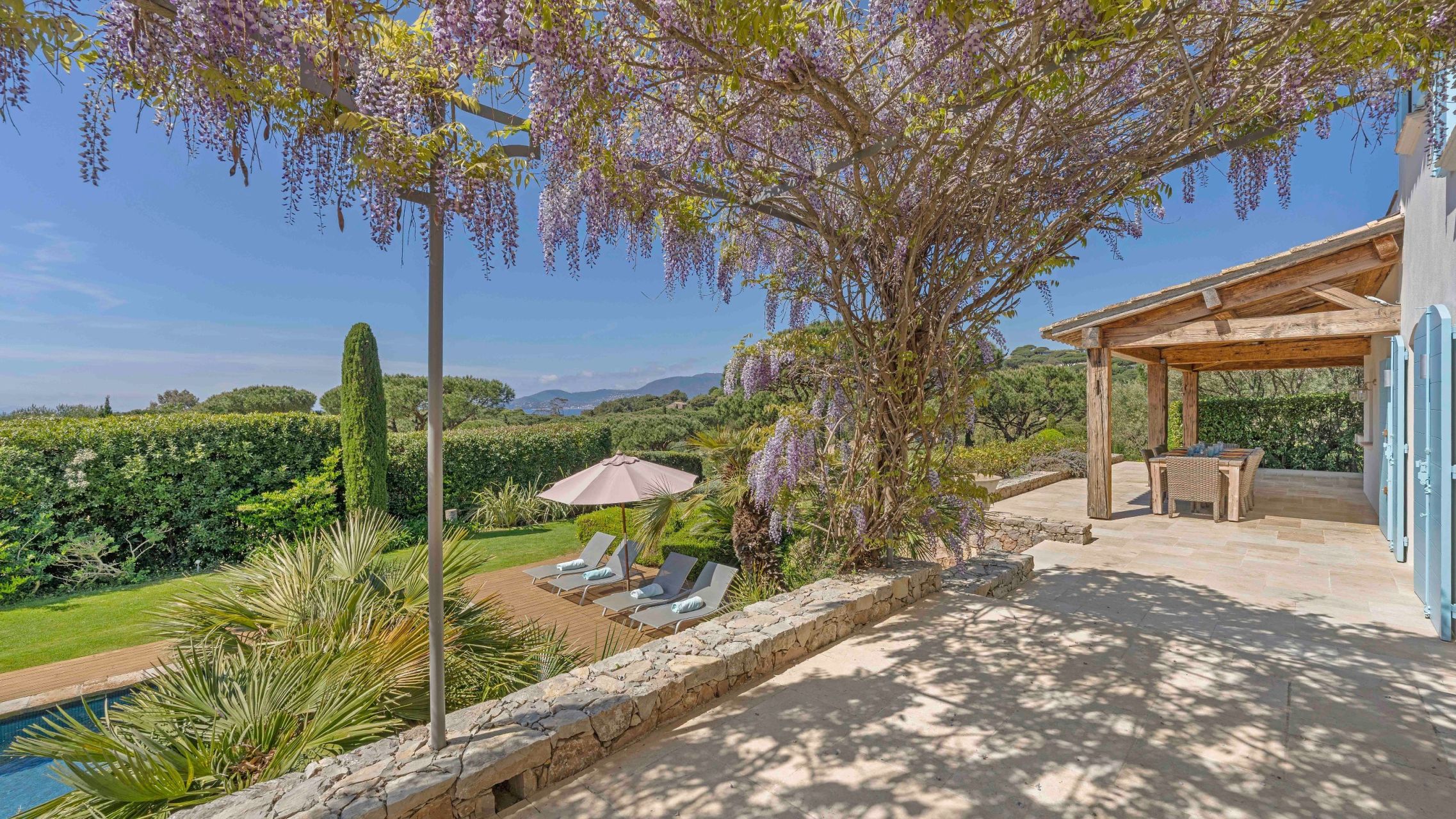 propriété 10 Pièces en vente sur LA CROIX VALMER (83420)