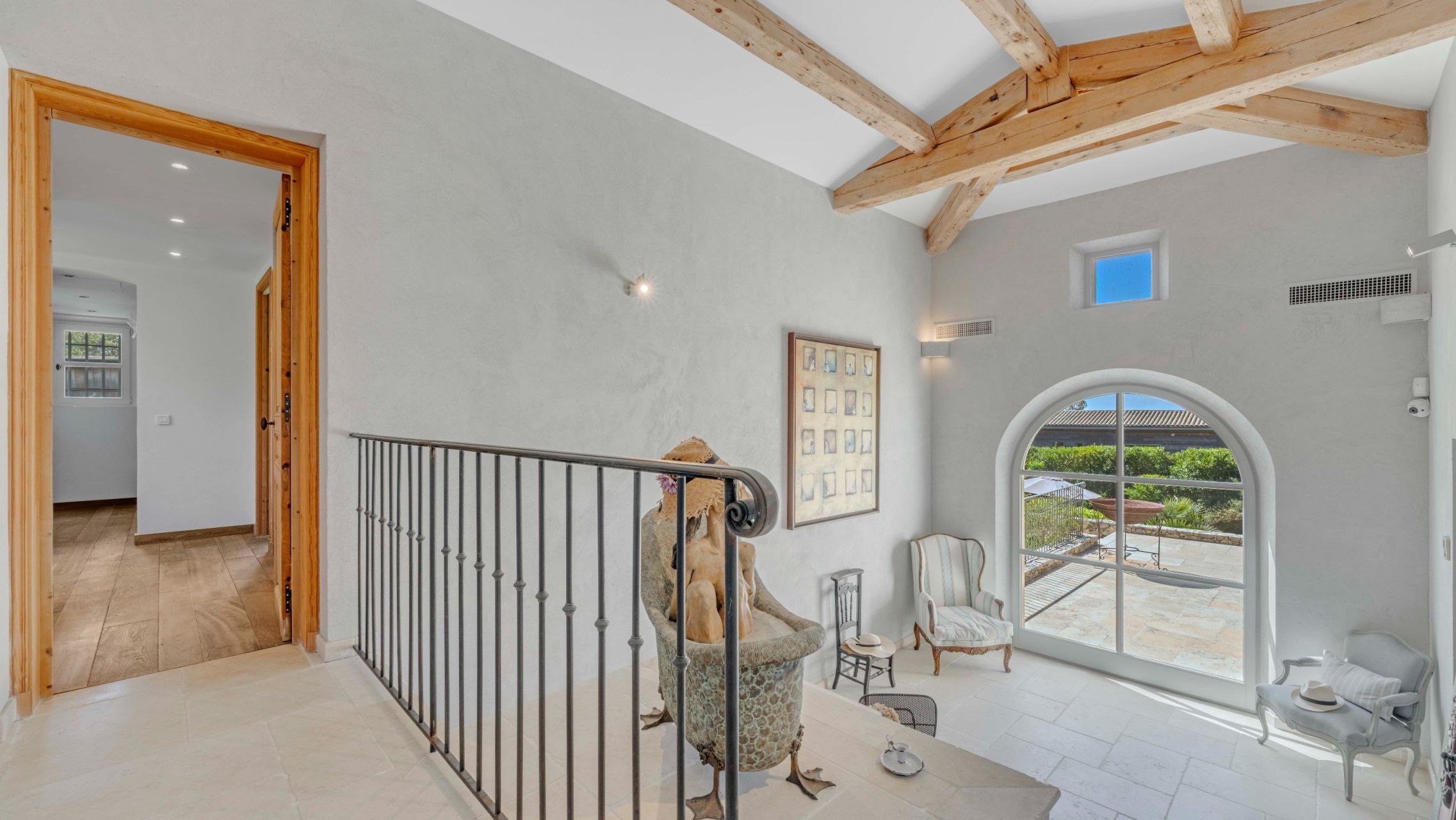 propriété 10 Pièces en vente sur LA CROIX VALMER (83420)