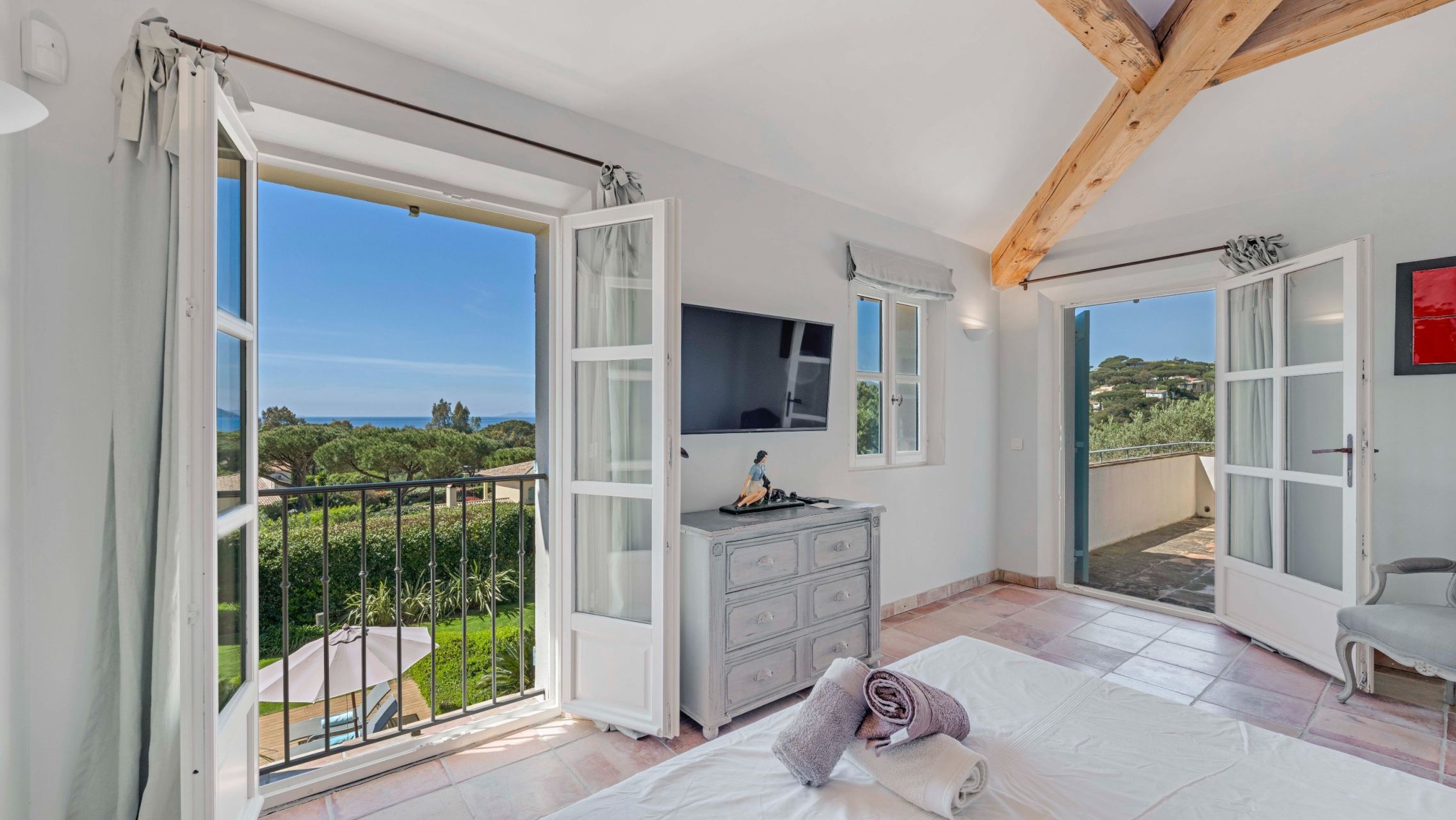 propriété 10 Pièces en vente sur LA CROIX VALMER (83420)