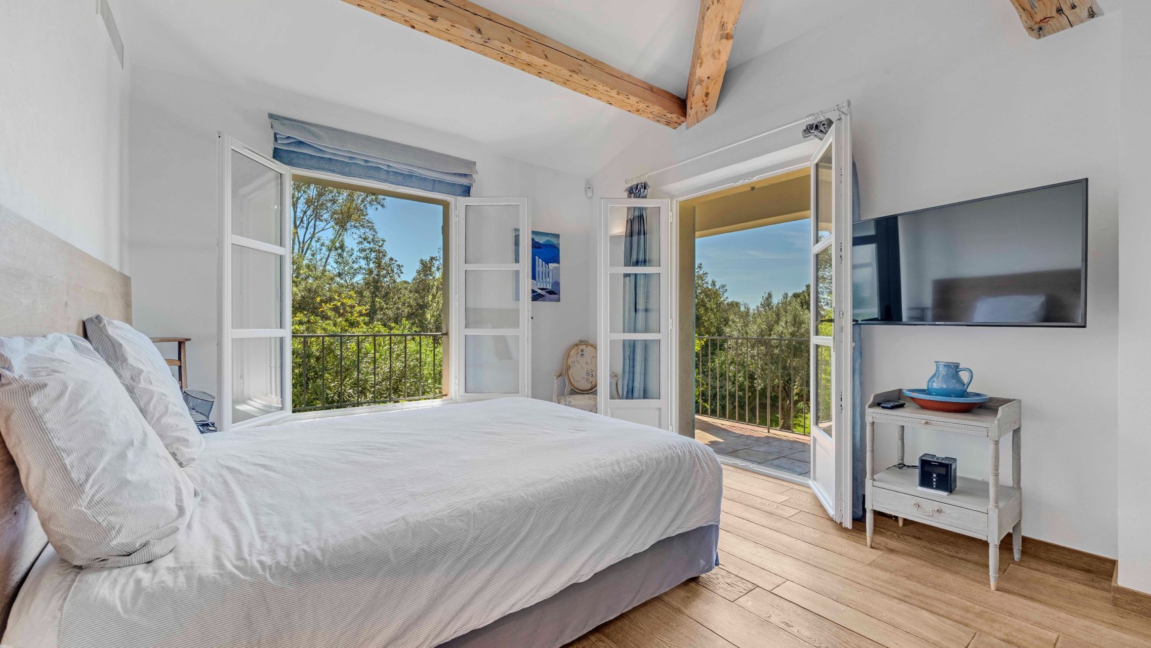 propriété 10 Pièces en vente sur LA CROIX VALMER (83420)