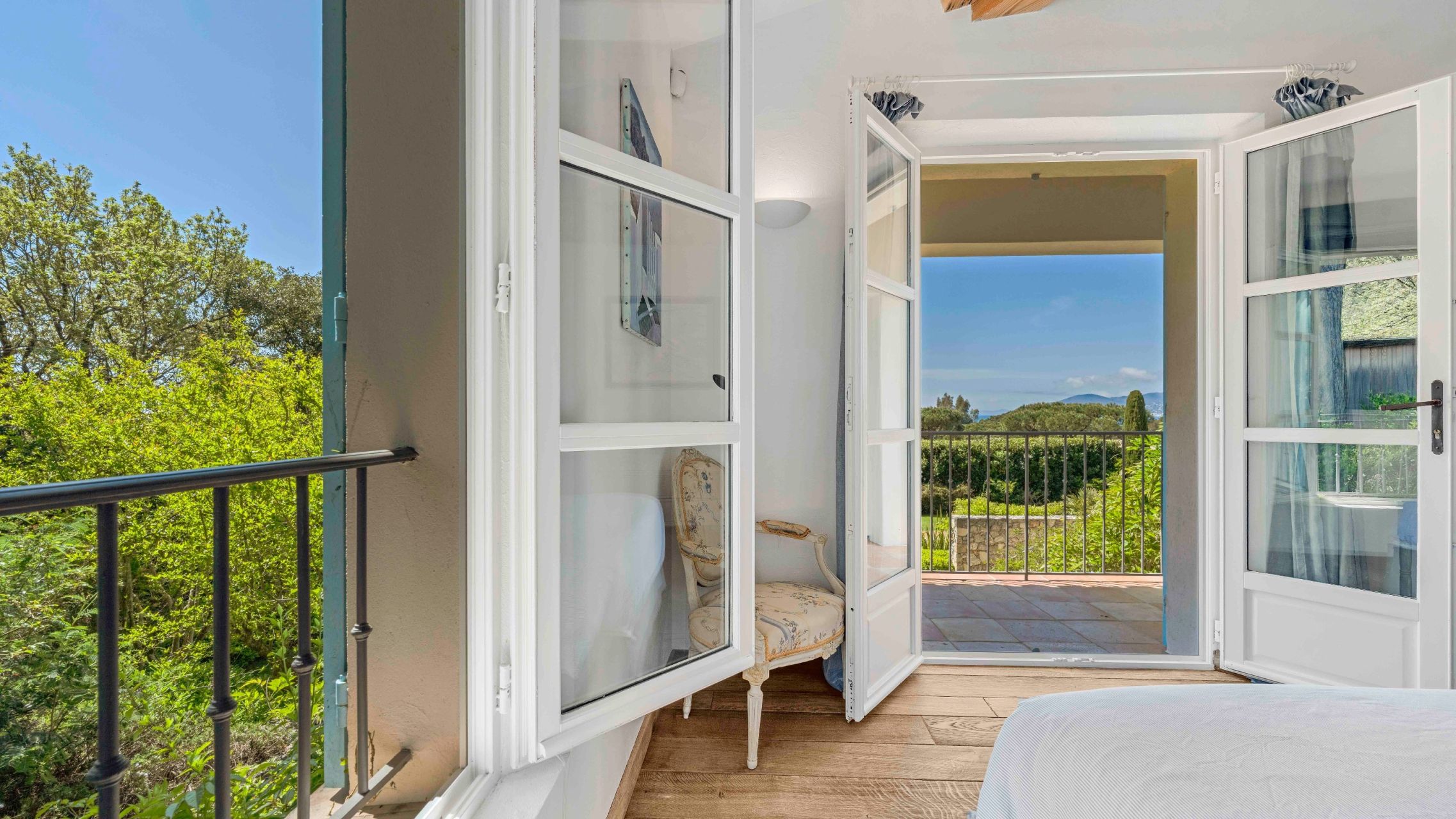 propriété 10 Pièces en vente sur LA CROIX VALMER (83420)