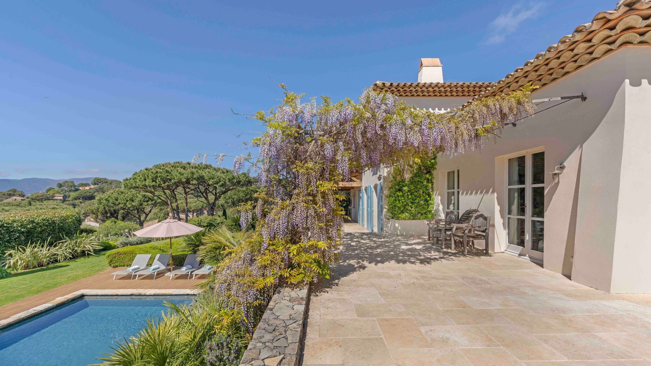 propriété 10 Pièces en vente sur LA CROIX VALMER (83420)