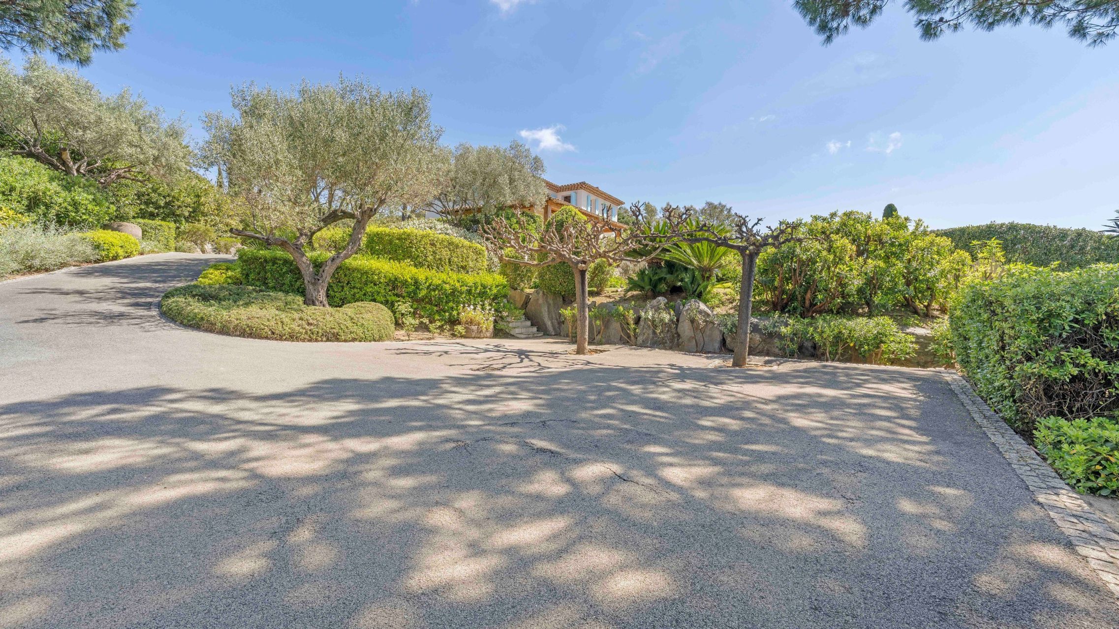 propriété 10 Pièces en vente sur LA CROIX VALMER (83420)