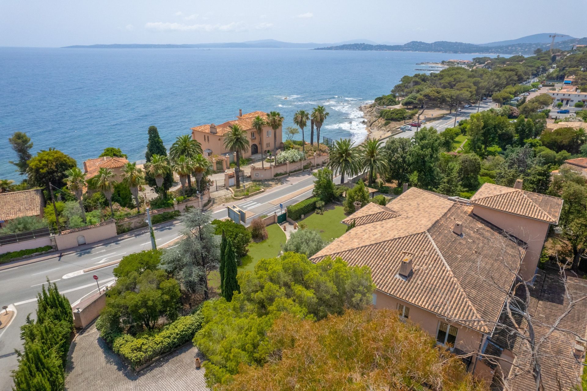 provencal house 12 Rooms for sale on LES ISSAMBRES (83380)