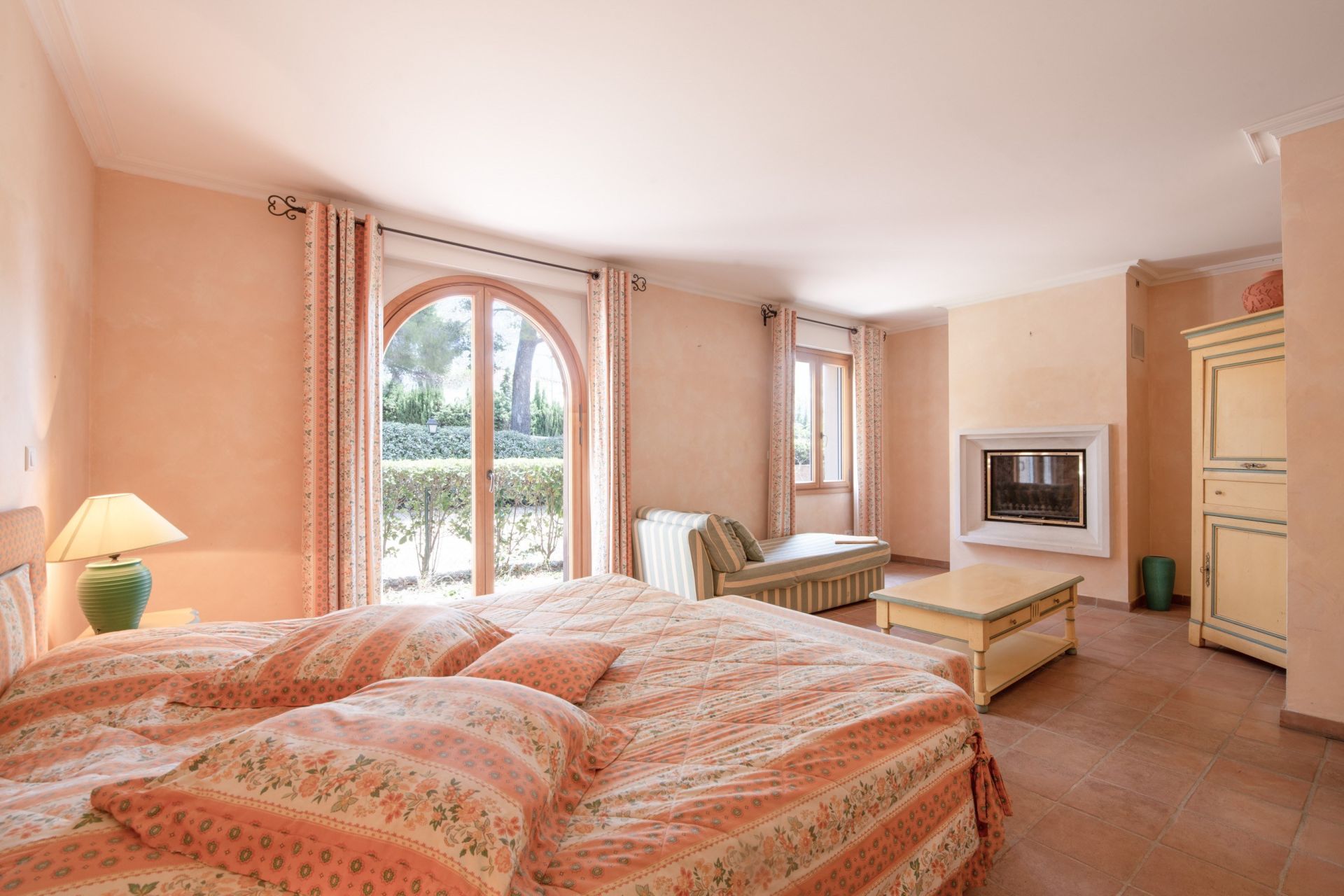 provencal house 12 Rooms for sale on LES ISSAMBRES (83380)