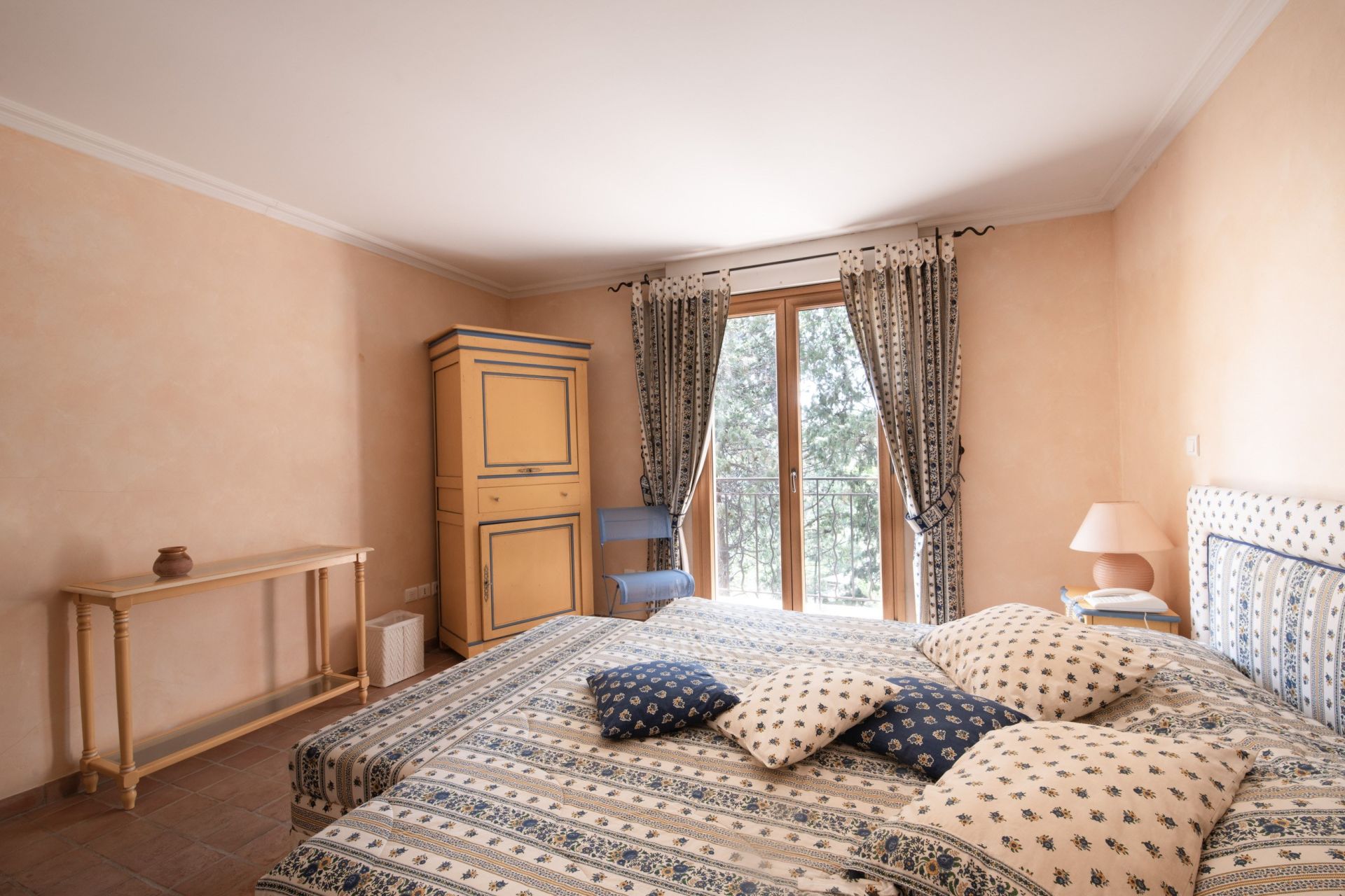provencal house 12 Rooms for sale on LES ISSAMBRES (83380)
