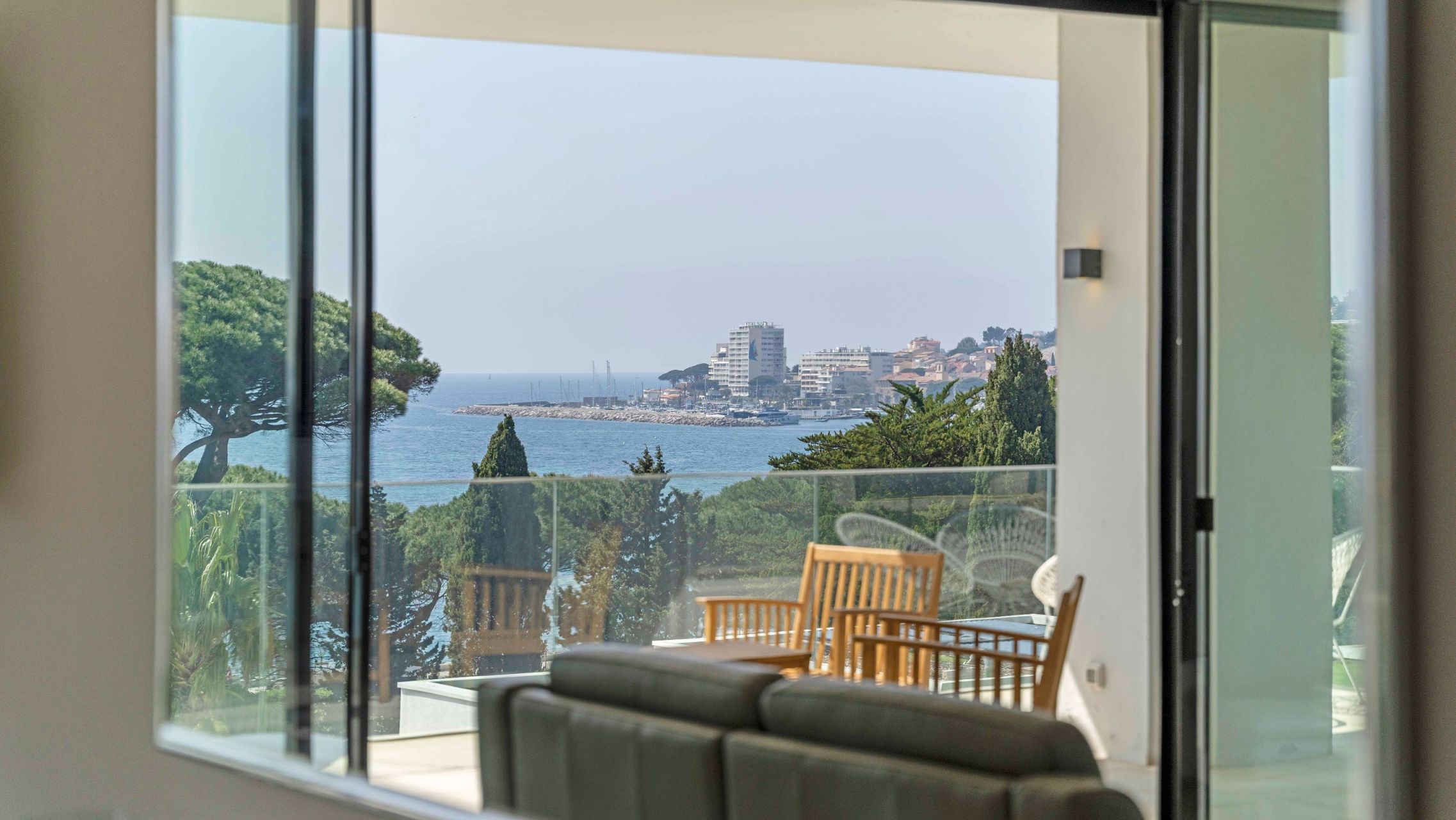 apartment 4 Rooms for sale on STE MAXIME (83120)