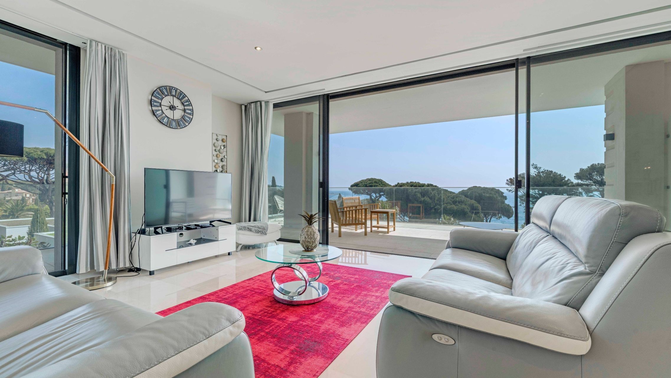 apartment 4 Rooms for sale on STE MAXIME (83120)