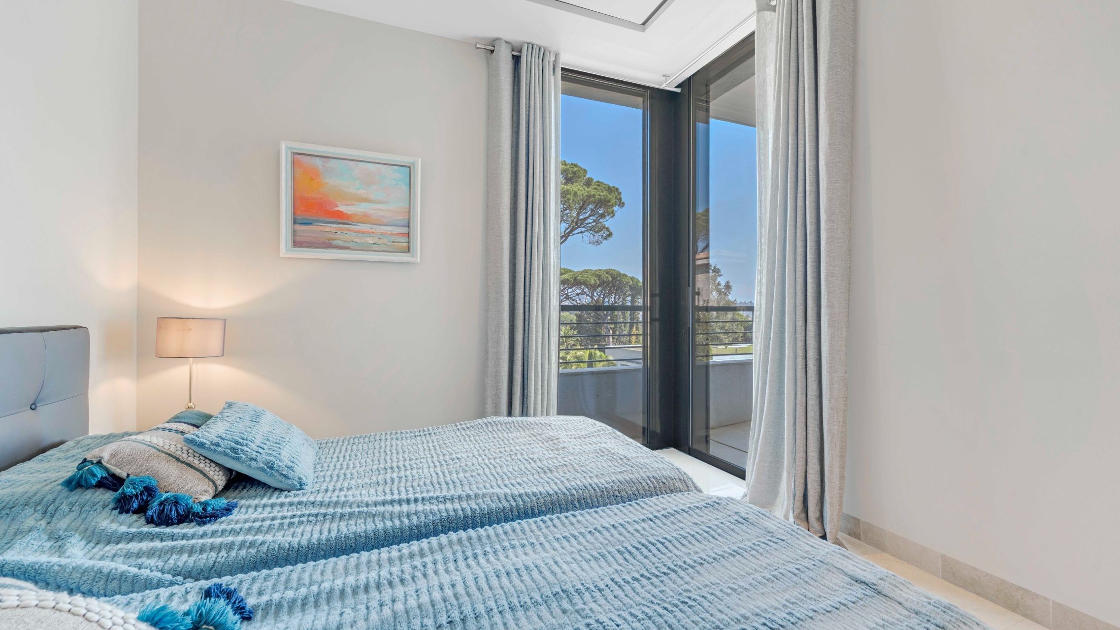 apartment 4 Rooms for sale on STE MAXIME (83120)