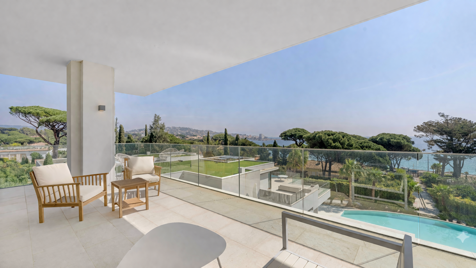 apartment 4 Rooms for sale on STE MAXIME (83120)