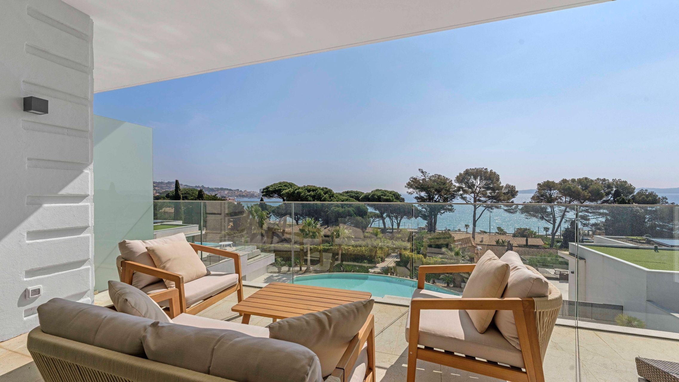 apartment 4 Rooms for sale on STE MAXIME (83120)