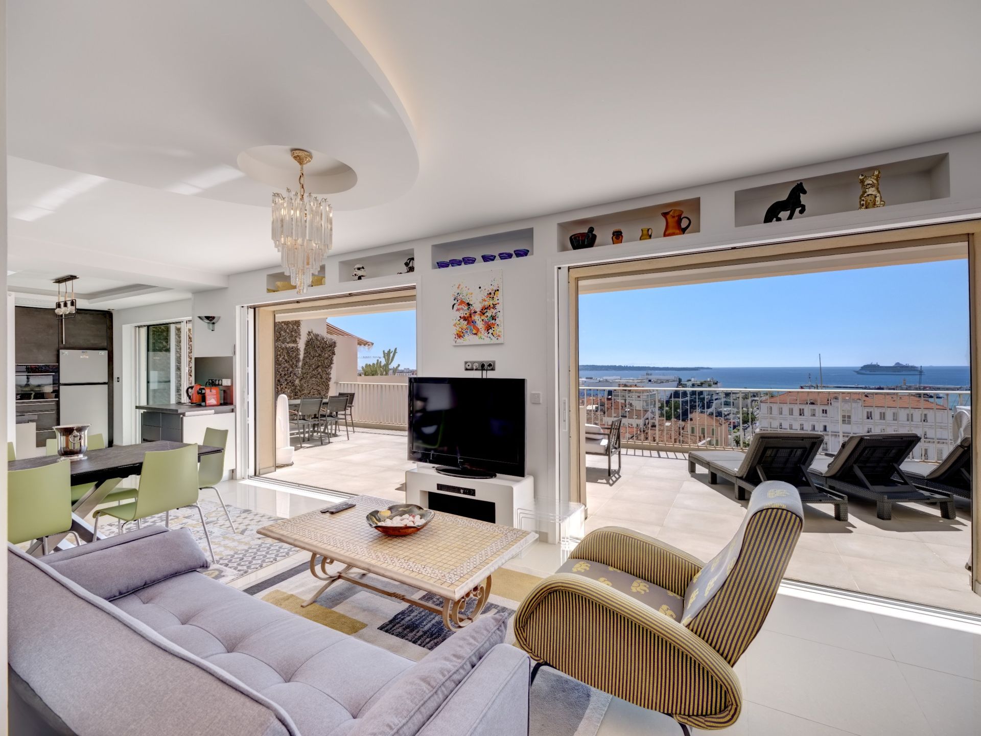 apartment 3 Rooms for sale on CANNES (06400)