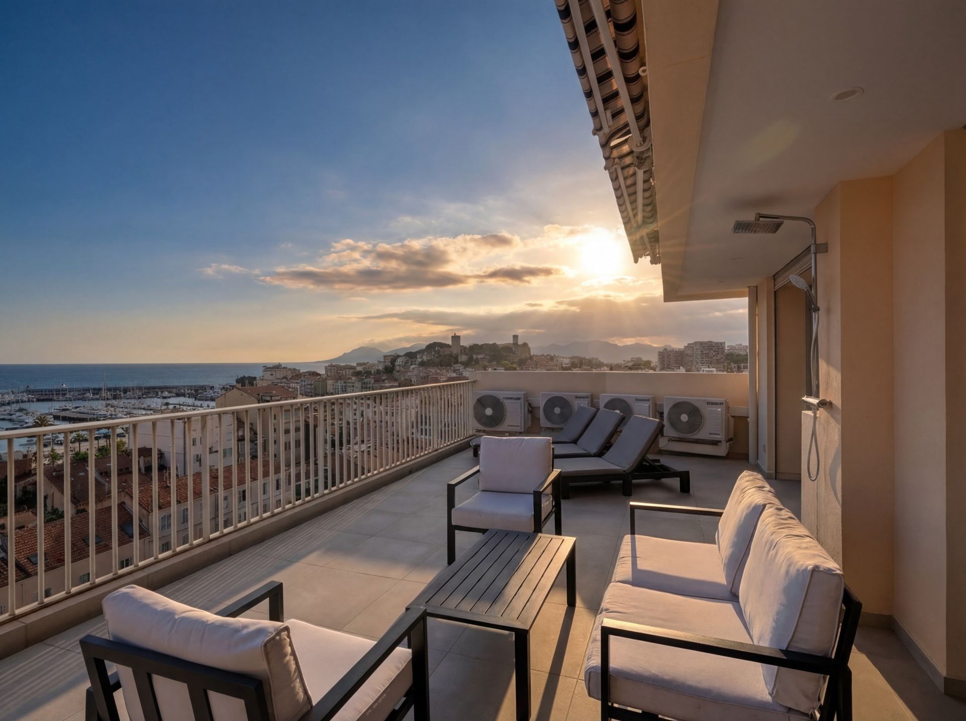 apartment 3 Rooms for sale on CANNES (06400)