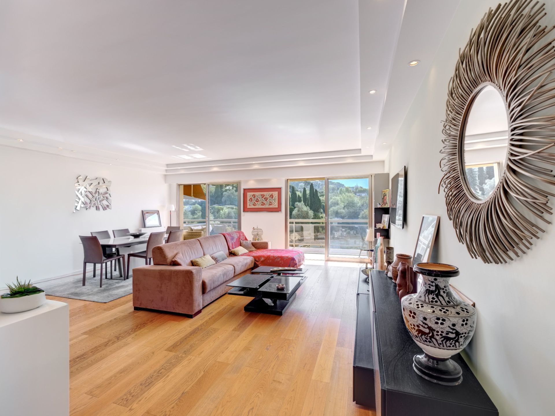 apartment 4 Rooms for sale on LE CANNET (06110)