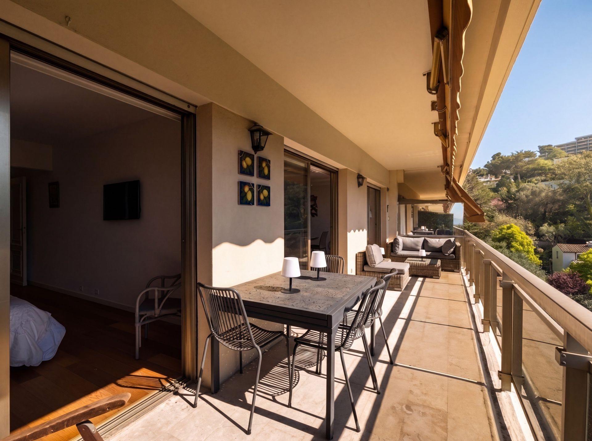 apartment 4 Rooms for sale on LE CANNET (06110)