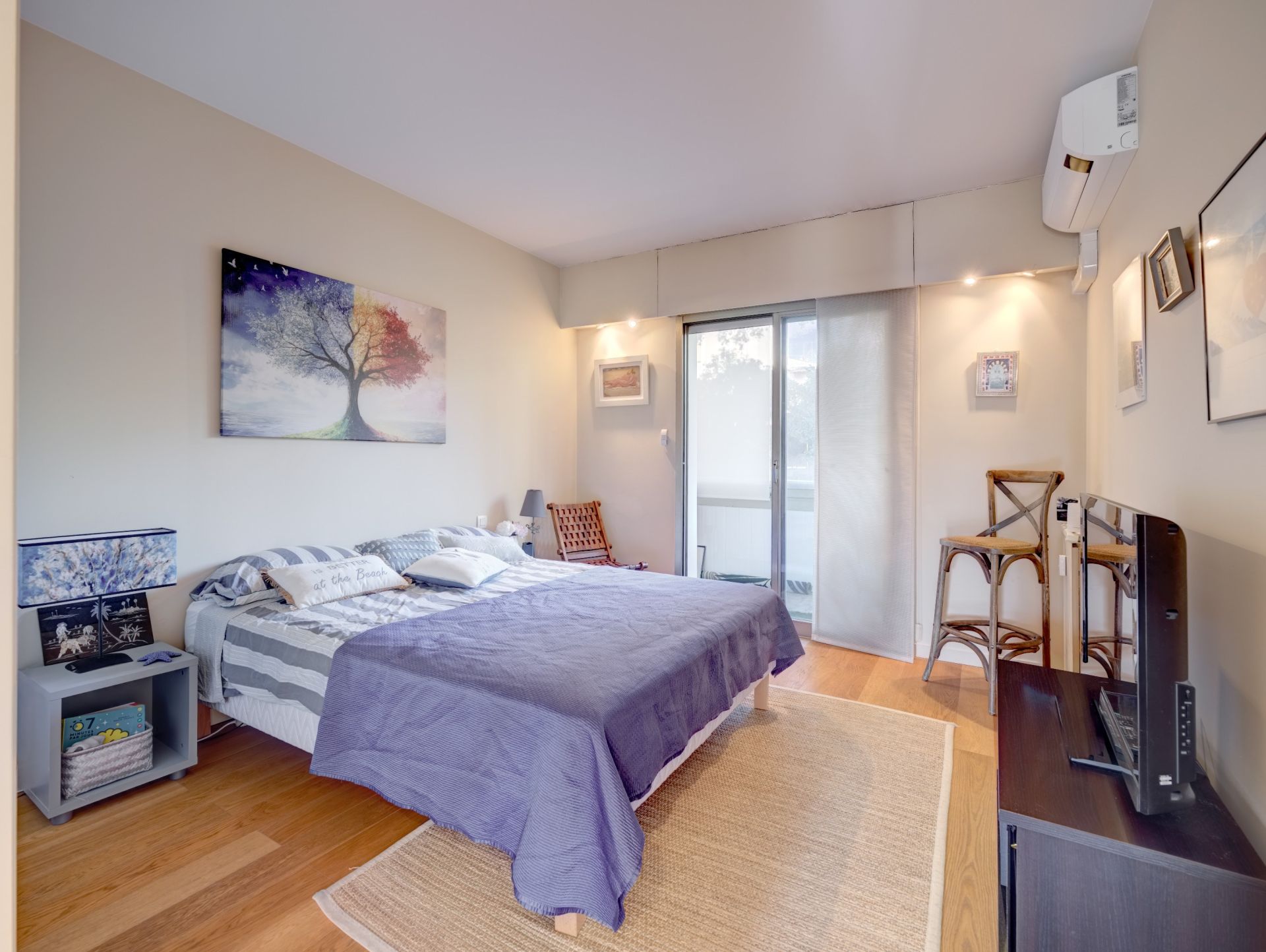 apartment 4 Rooms for sale on LE CANNET (06110)