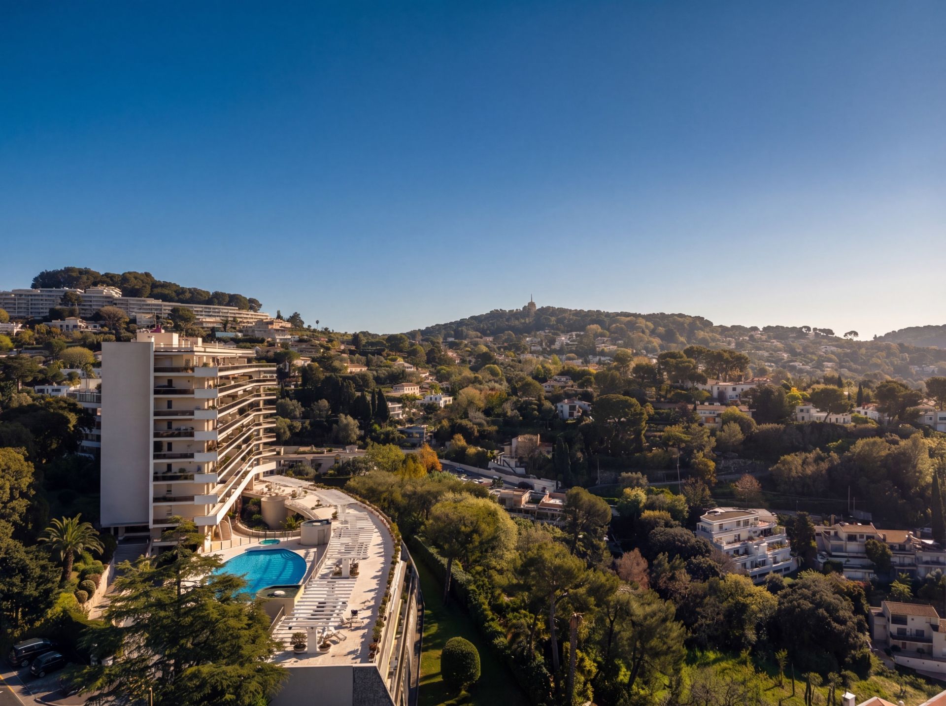 apartment 4 Rooms for sale on LE CANNET (06110)