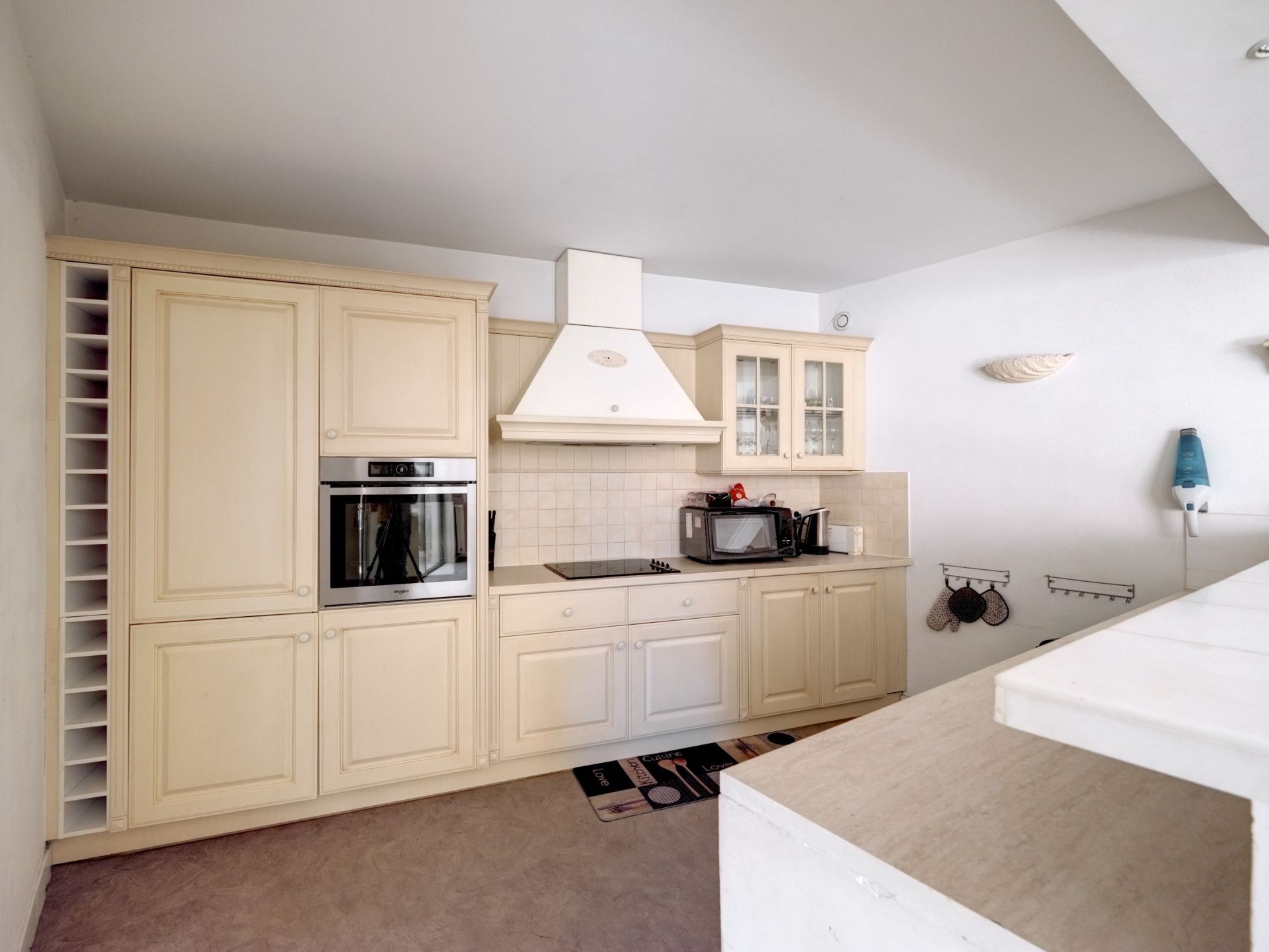 apartment 6 Rooms for sale on CANNES (06400)