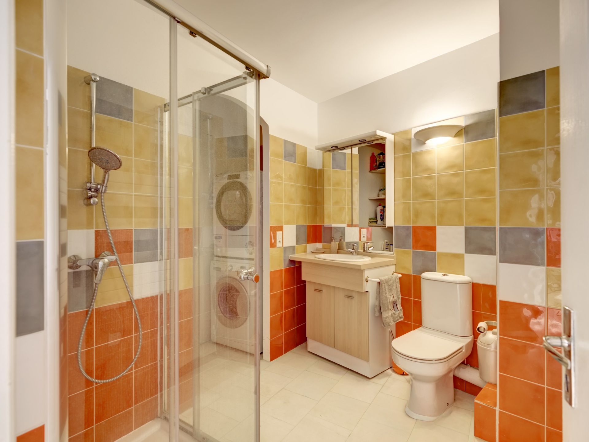 apartment 6 Rooms for sale on CANNES (06400)