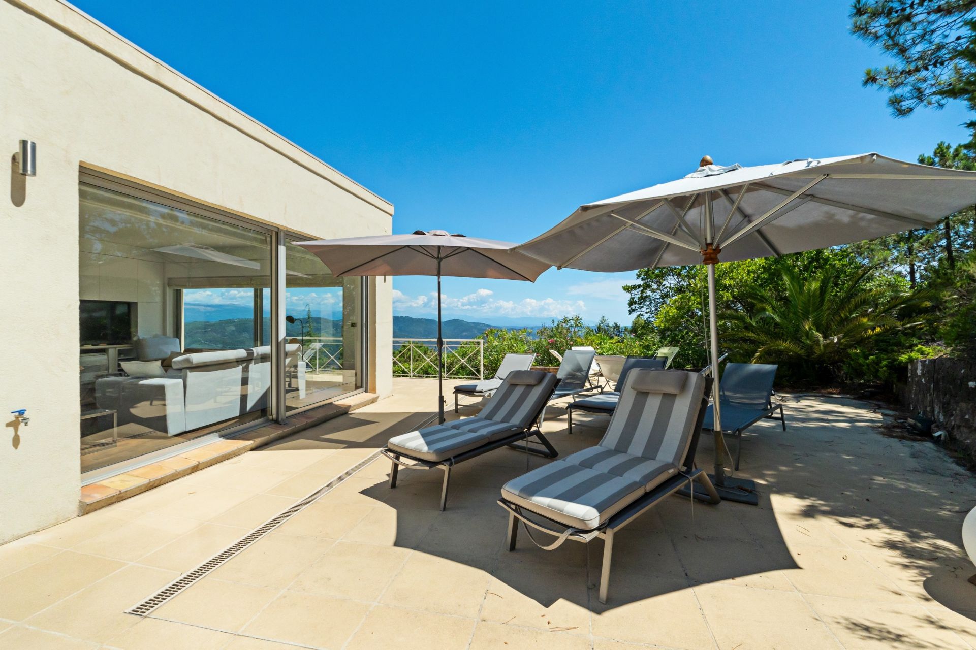 villa 7 Rooms for sale on LES ADRETS DE L ESTEREL (83600)