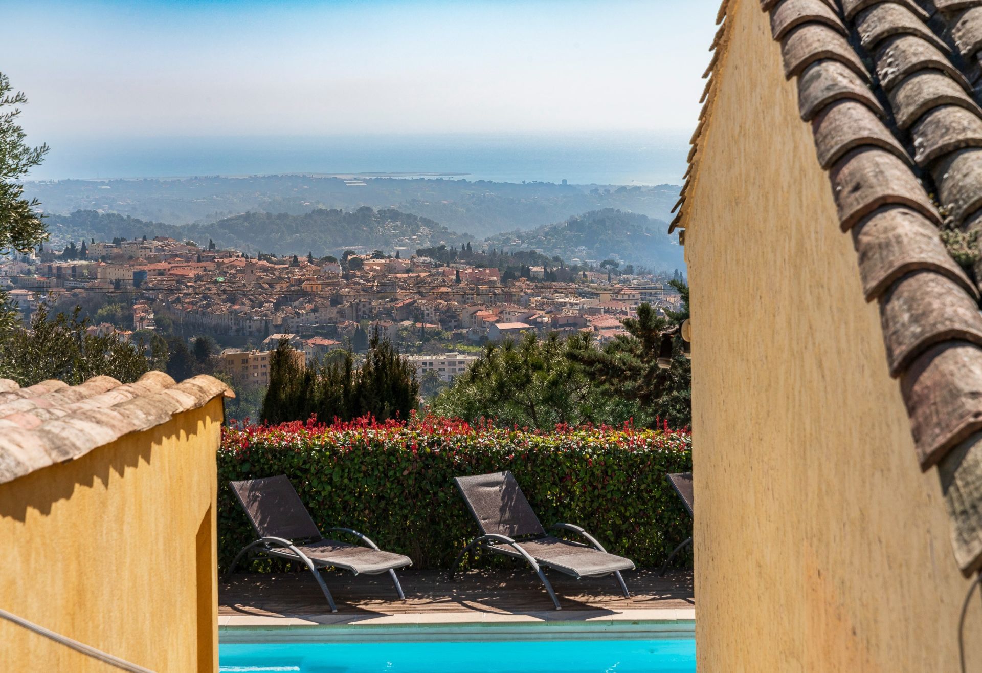 provencal house 7 Rooms for sale on VENCE (06140)