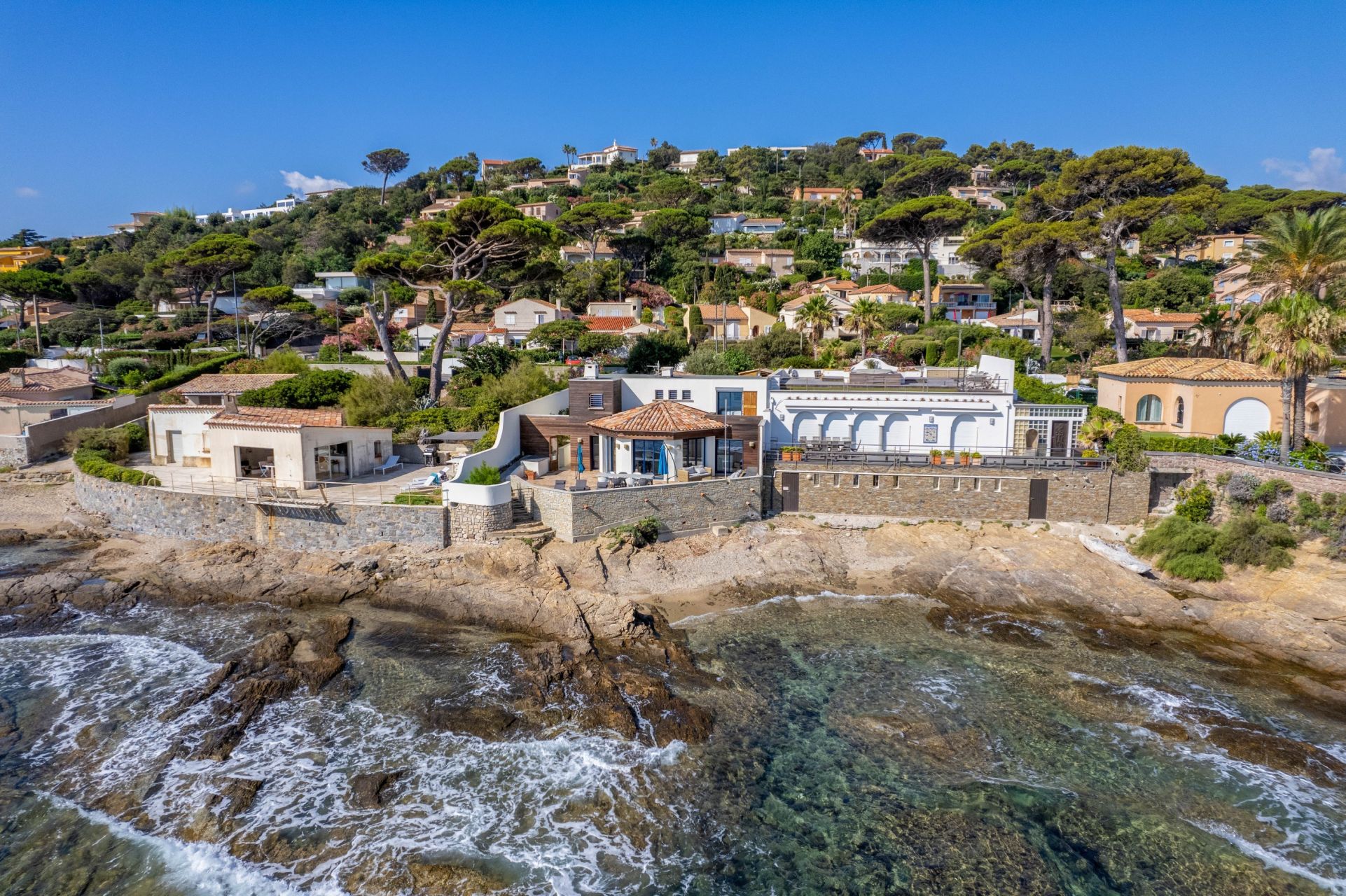 house 6 Rooms for sale on STE MAXIME (83120)