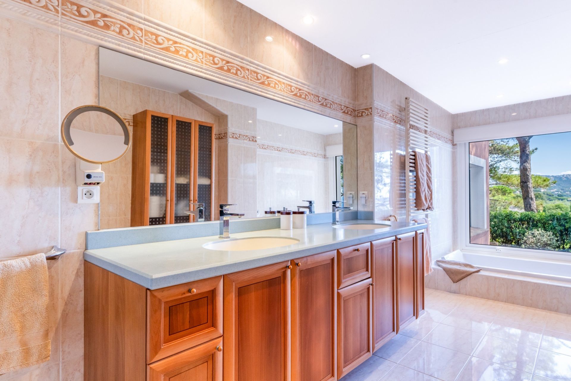 maison provençale 10 Pièces en vente sur STE MAXIME (83120)