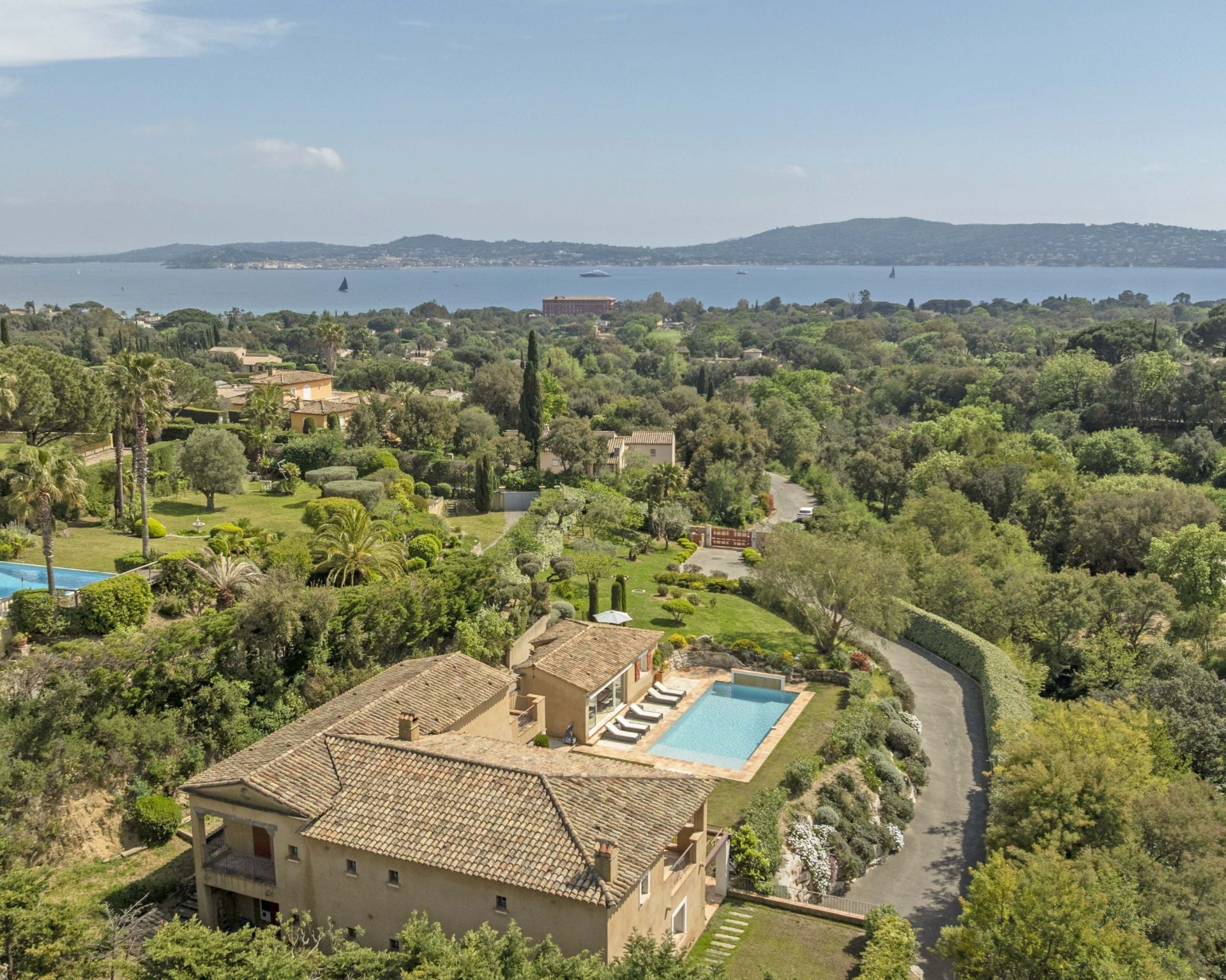 villa 8 Rooms for sale on GRIMAUD (83310)