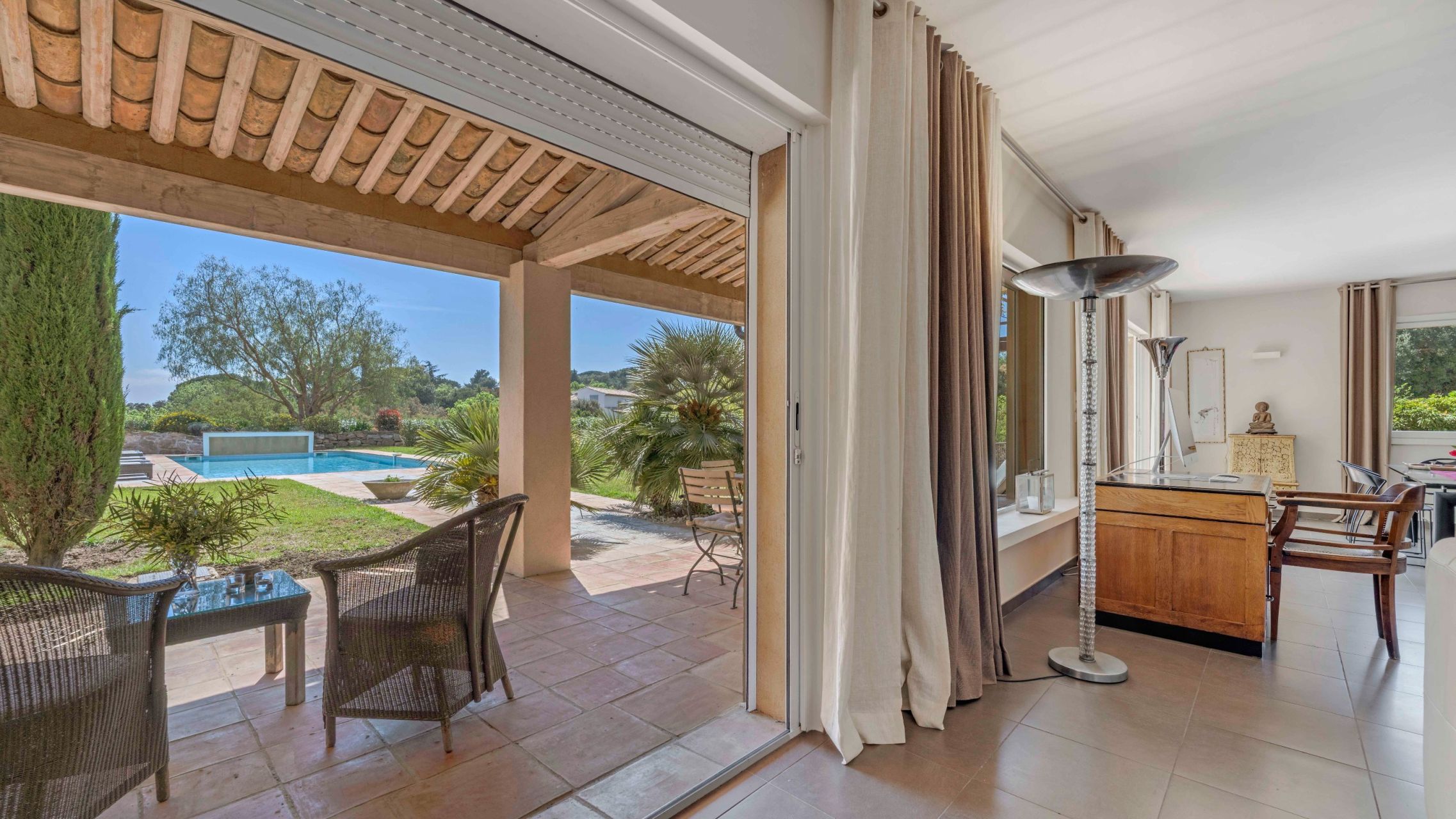 villa 8 Rooms for sale on GRIMAUD (83310)